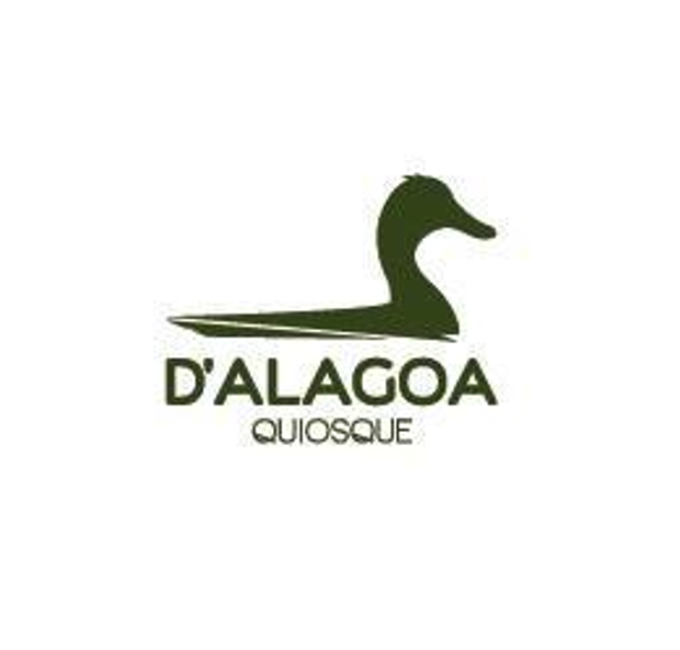 Quiosque d’Alagoa | Carcavelos Relax in a garden overlooking the lake.