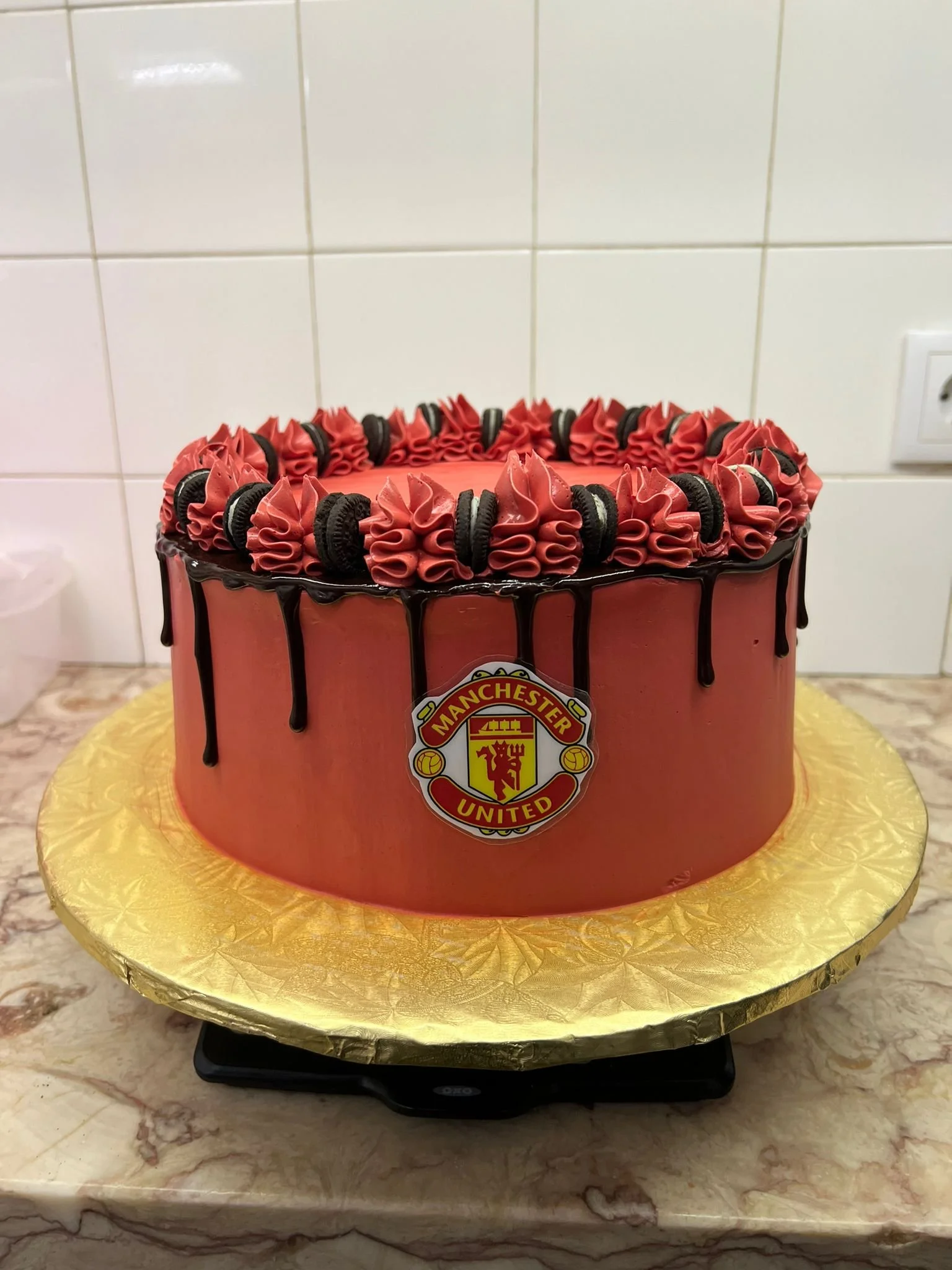 Devils Oreo Man U Cake.jpeg