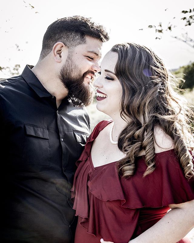 Happy Saturday! #maternityphotographer #maternityphotography #ocphotographer #iephotographer #sandiegophotographer #socalphotographer #inlandempirephotographer #ranchocucamongaphotographer