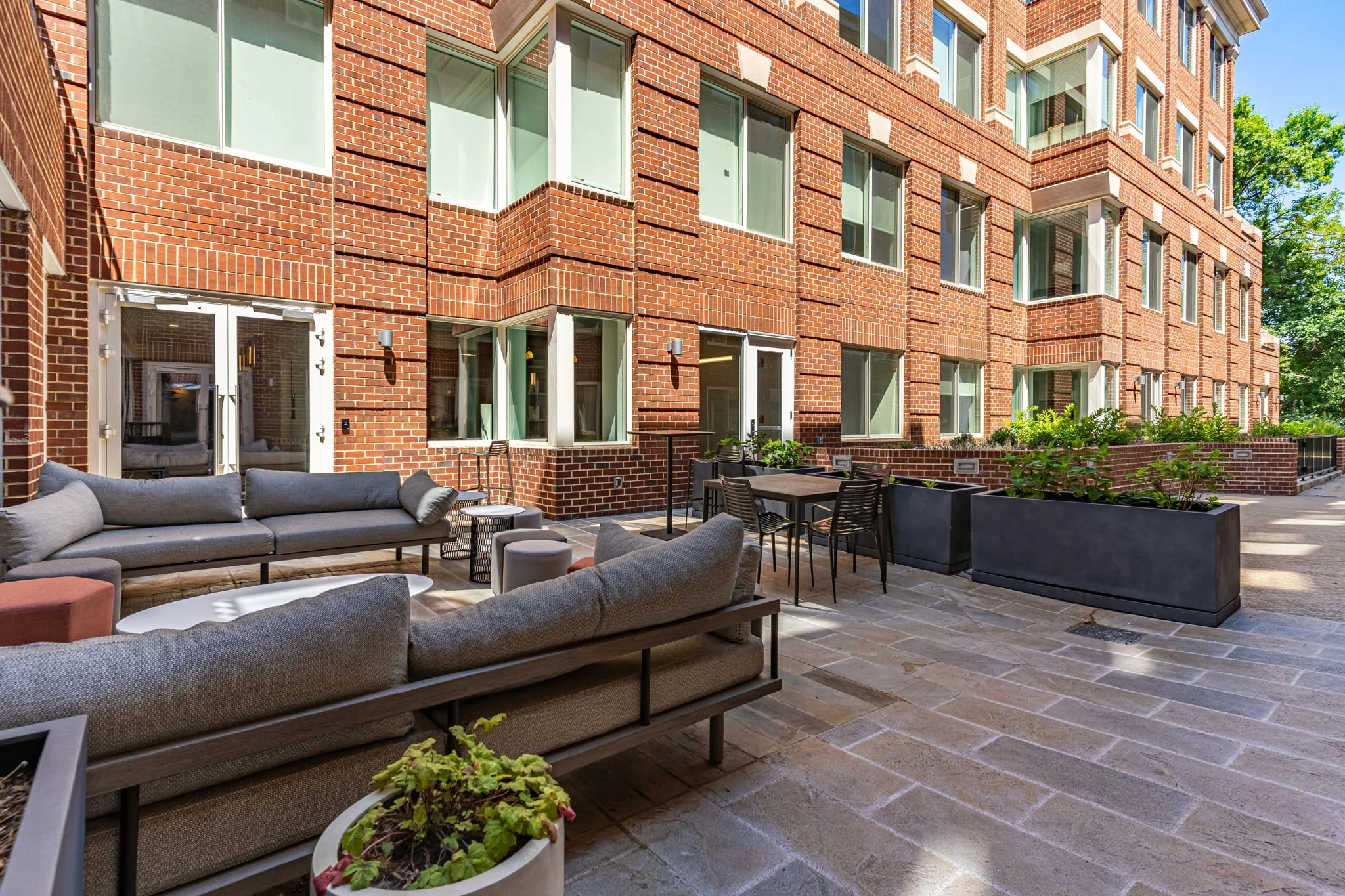 39-web-or-mls-635 Slaters Ln-39.jpg