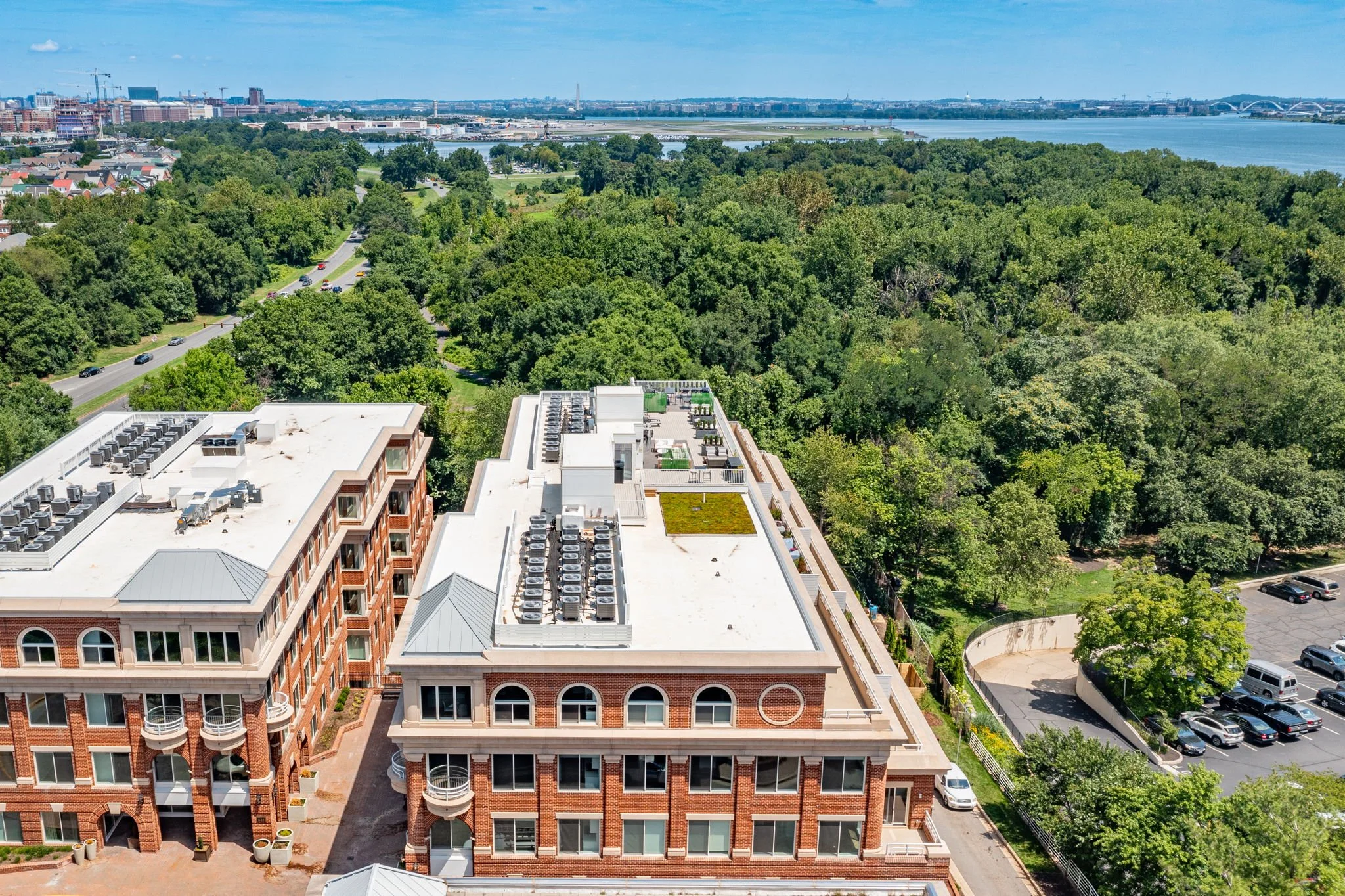 56-web-or-mls-635 Slaters Ln-55-2.jpg