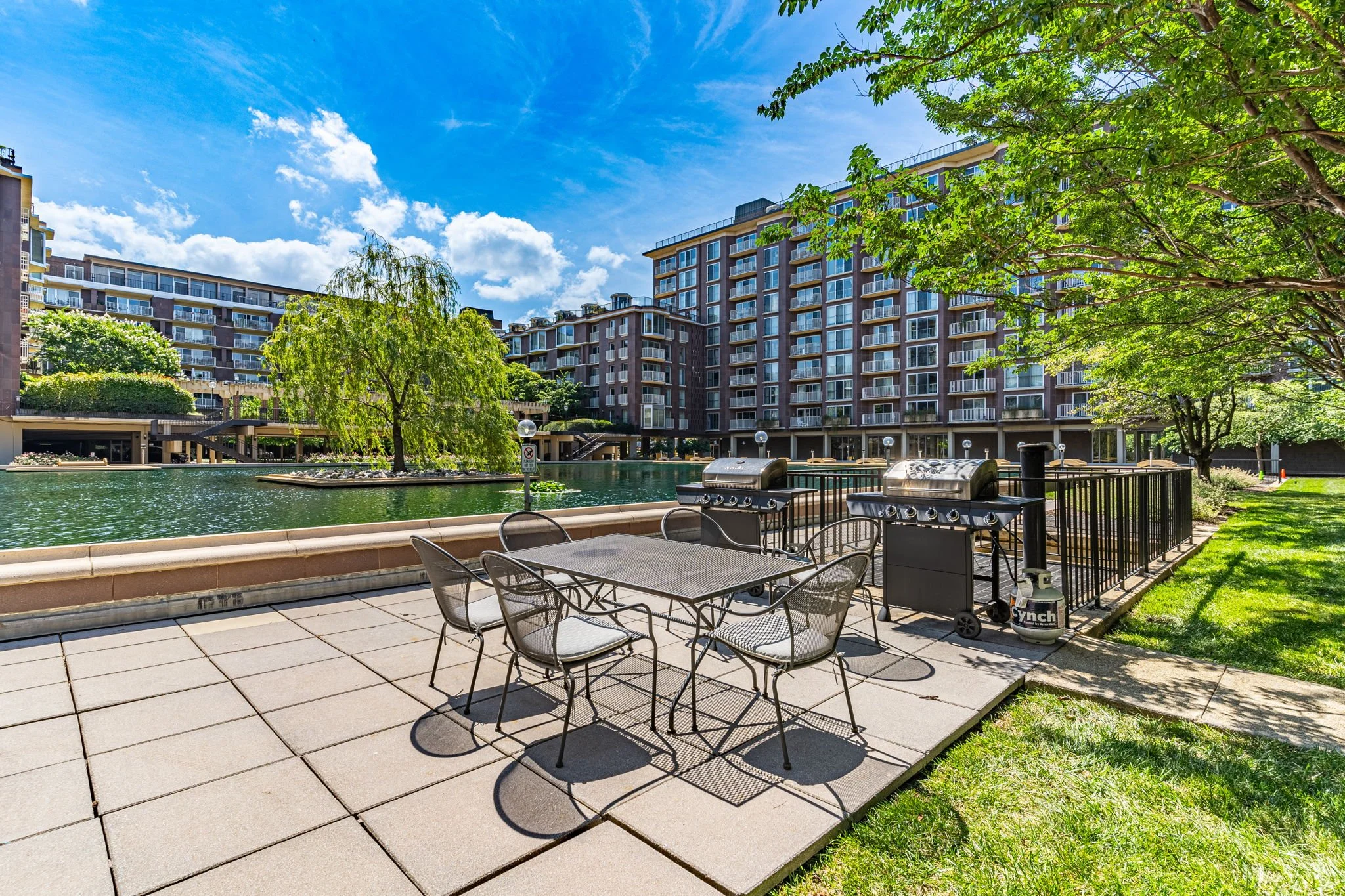 37-web-or-mls-Harbour Square-16.jpg