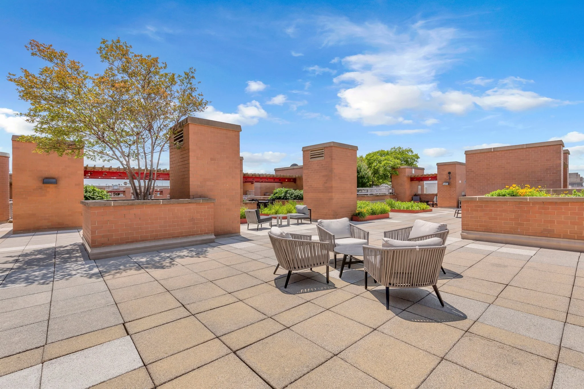 18-web-or-mls-631 D St NW 431, Washington, DC 2000486.jpg