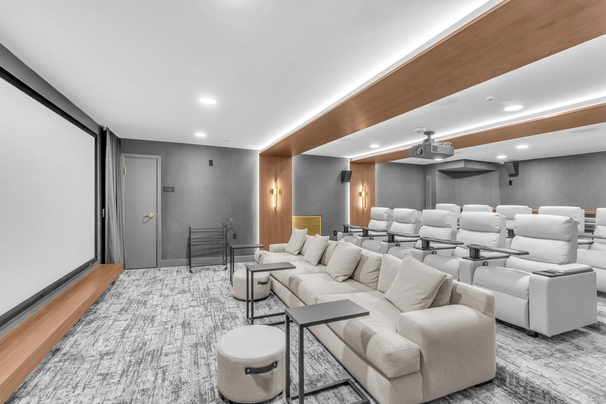 22-web-or-mls-631 D St NW 431, Washington, DC 20004106.jpg