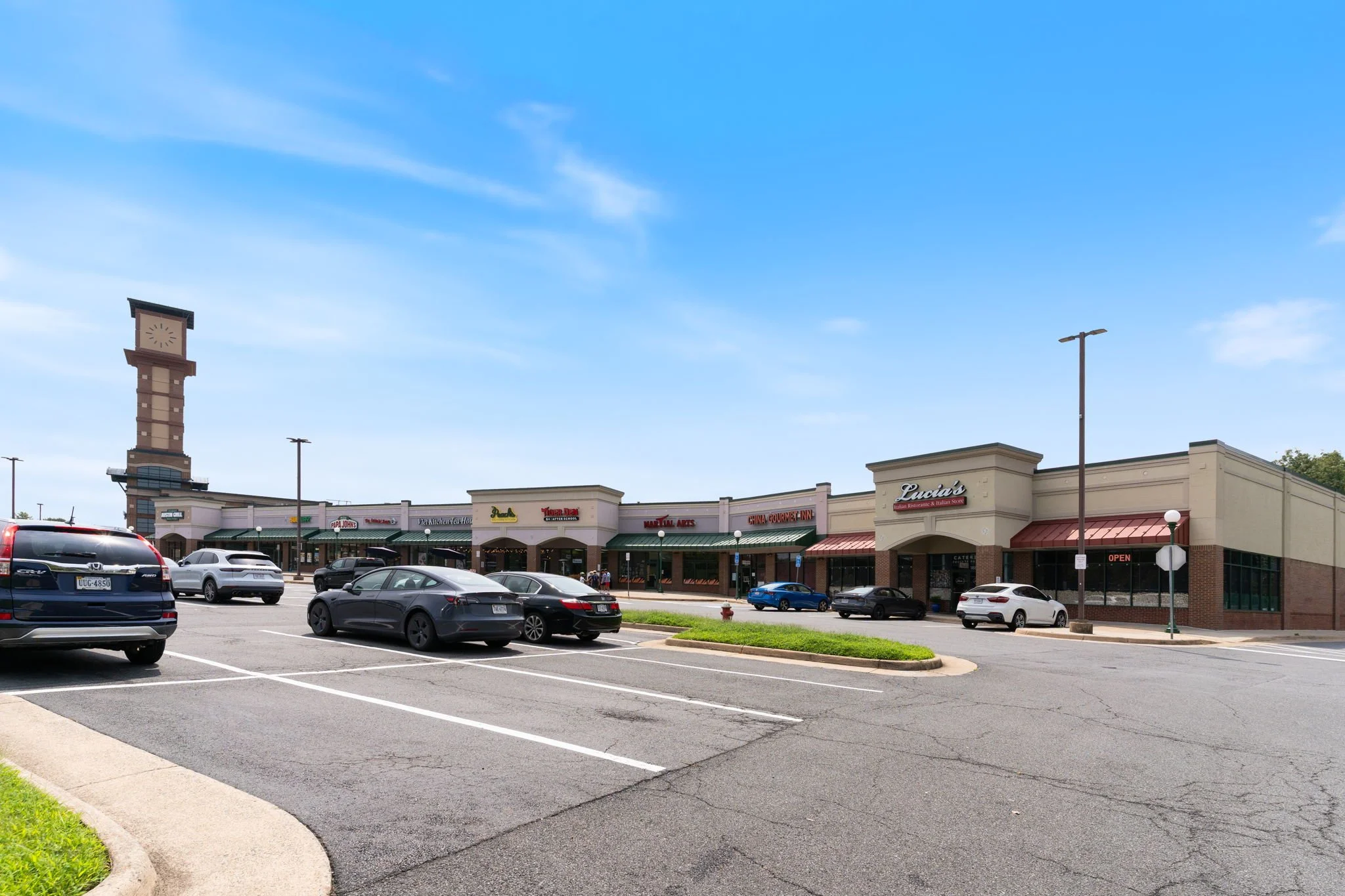 49-web-or-mls-Community - Great Falls Plaza (11).jpg