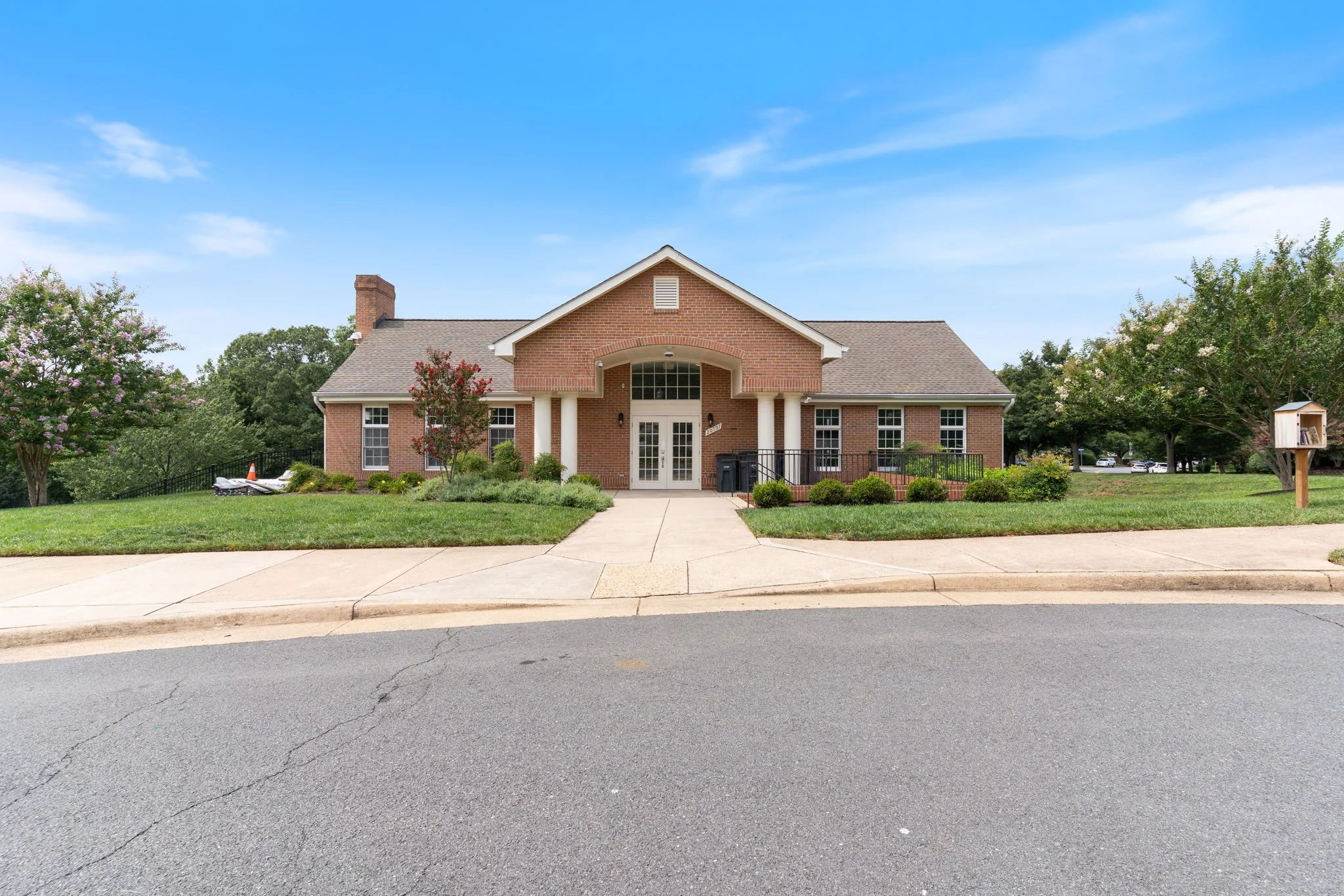 52-web-or-mls-Community - Miranda Falls Square, Sterling, VA 20165 (1).jpg