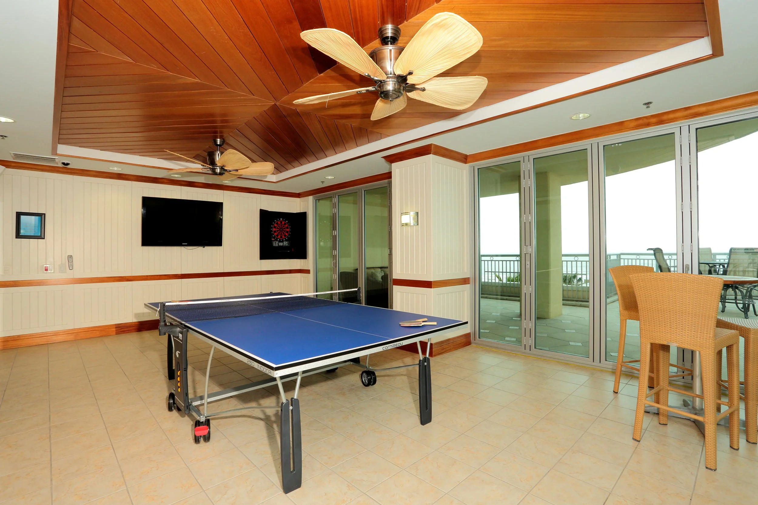 PalisadePalmsPingPong.JPG