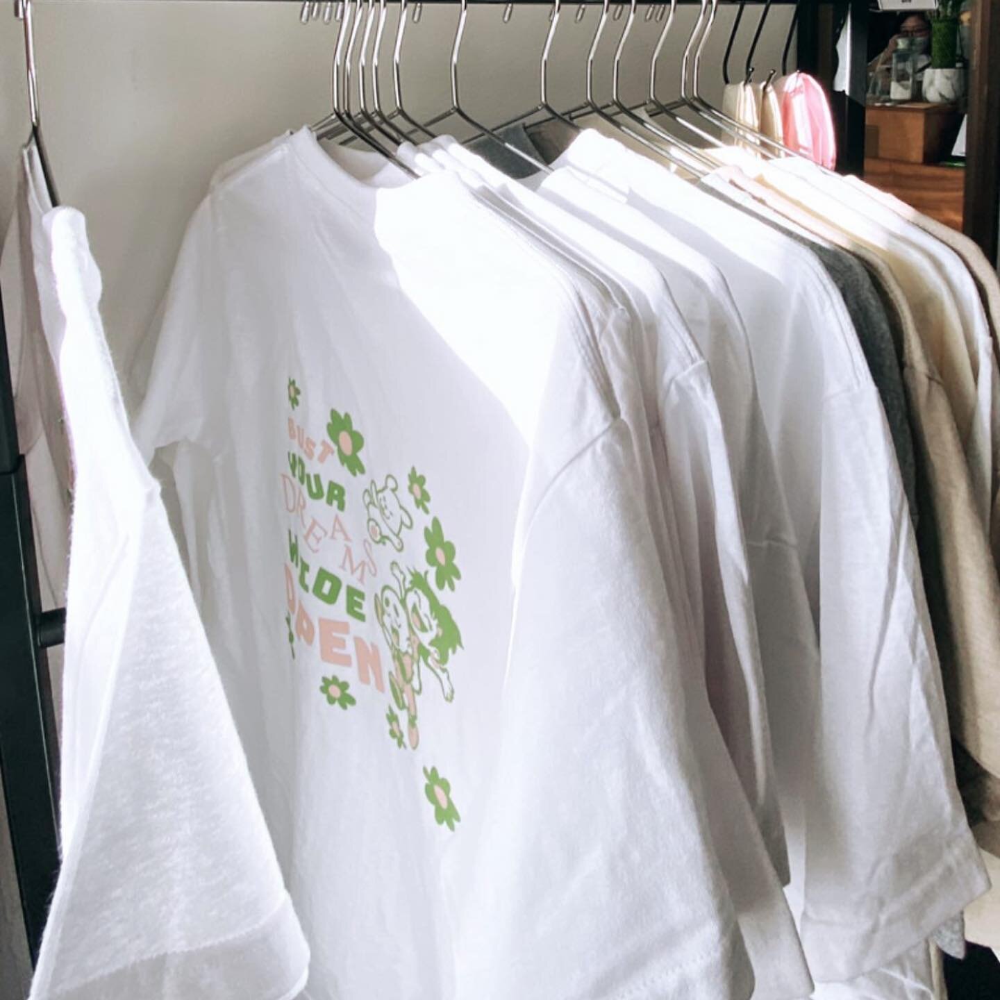 YALL 🥲 ITS ALL HAPPENING!! Our @chunkypaper collab t shirt just landed !! Grab yours in person at their Chinatown shop or online, link in bio