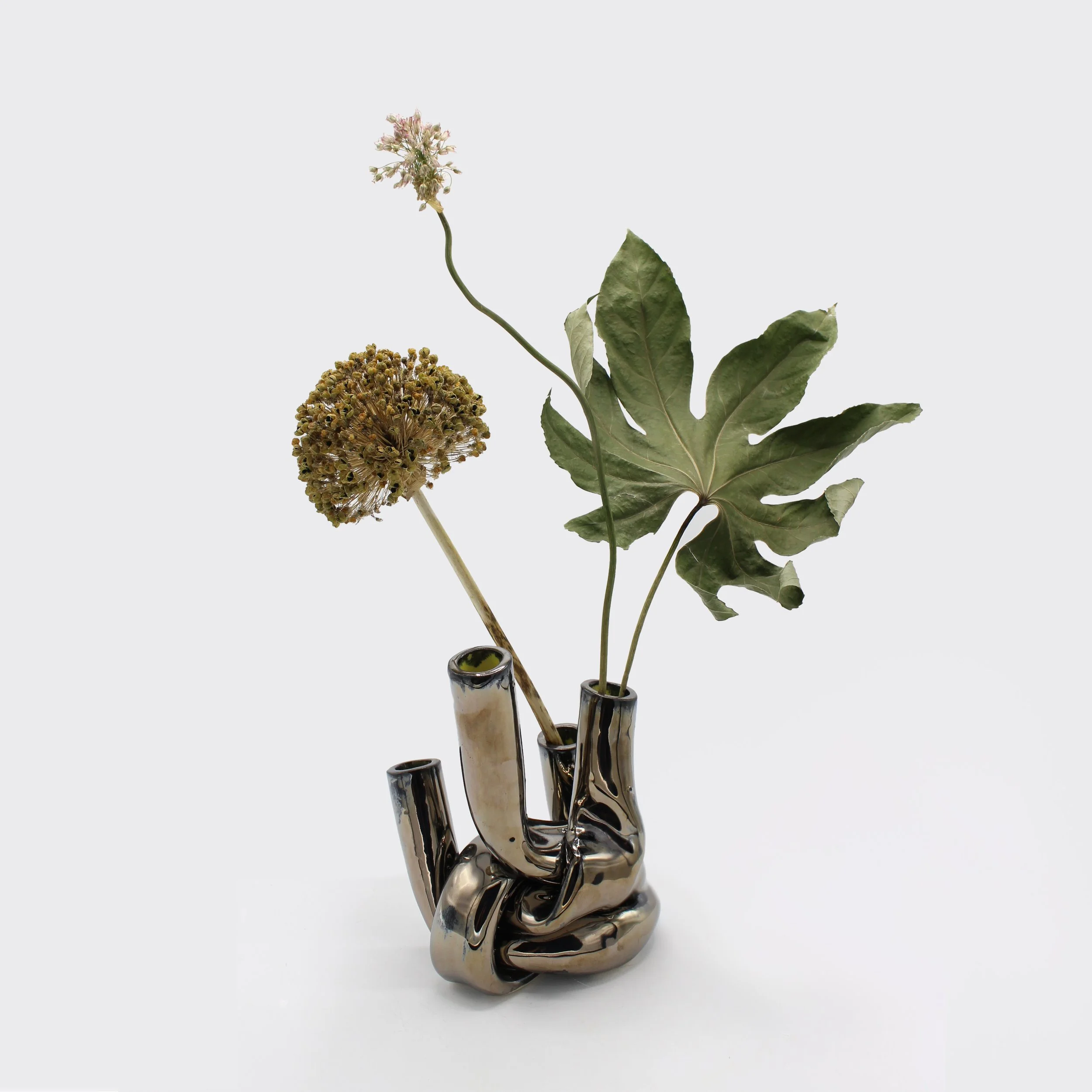 02_Palladium Twist Vase Medium 1.jpg