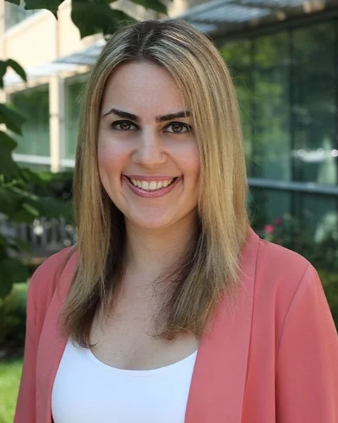Dr. Roxy Zarrabi is a Licensed Clinical Psychologist who is passionate about helping people thrive and empowering them to tap into their inner wisdom.