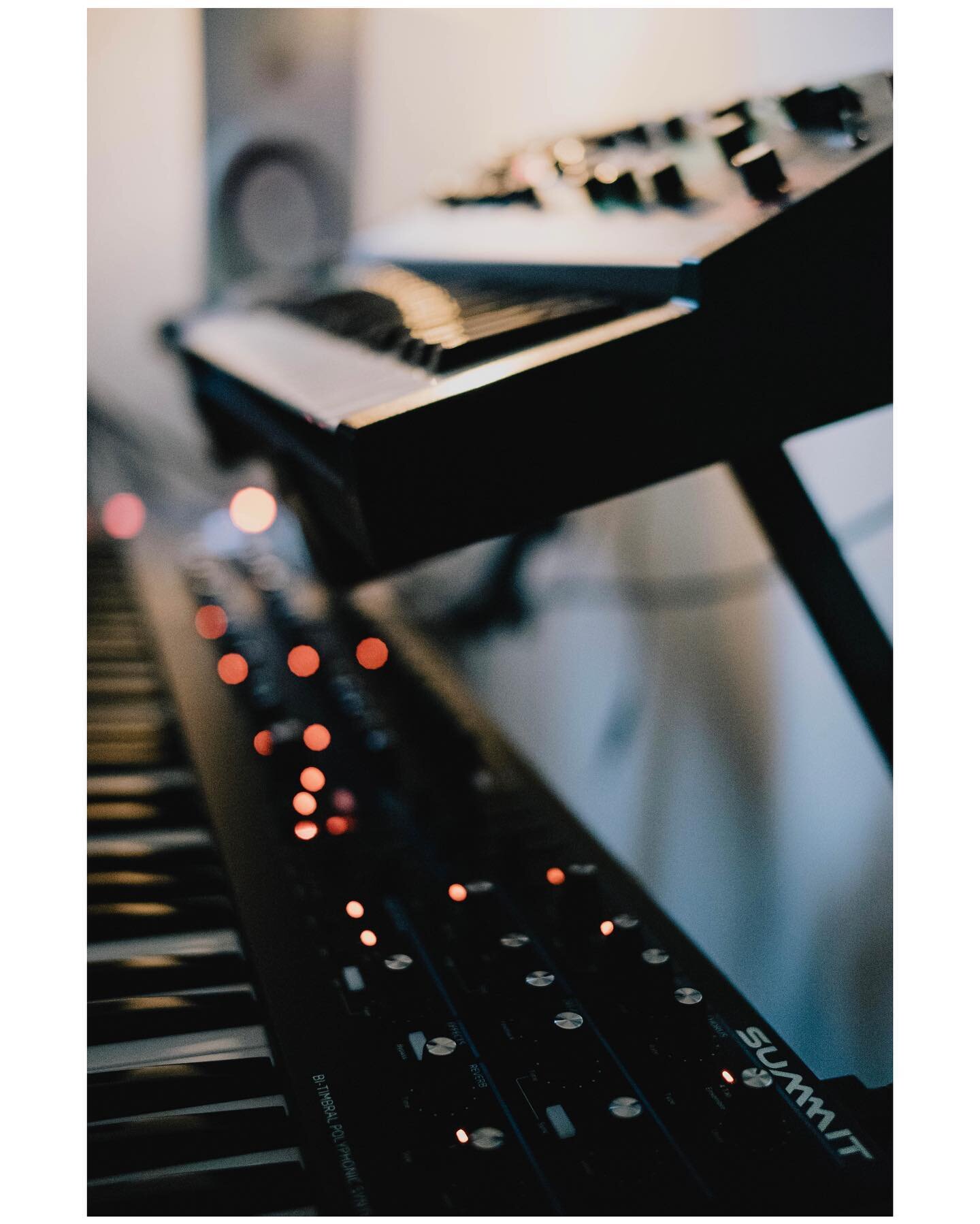 Vibes for the weekend 🤗
.
.
.
.
.
#moog #mooggrandmother #analogsynth #analogsynthesizer #digitalsynth #digitalsynthesizer #musicproducer #musicproduction #novation #novationsummit