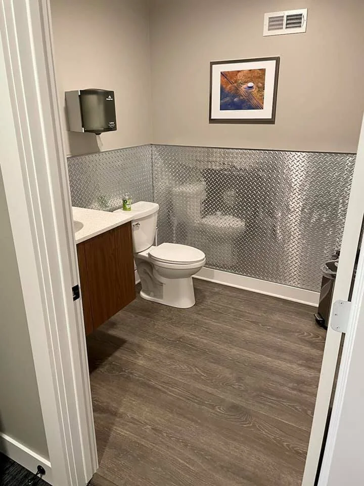 COMMMENSROOM2.jpg