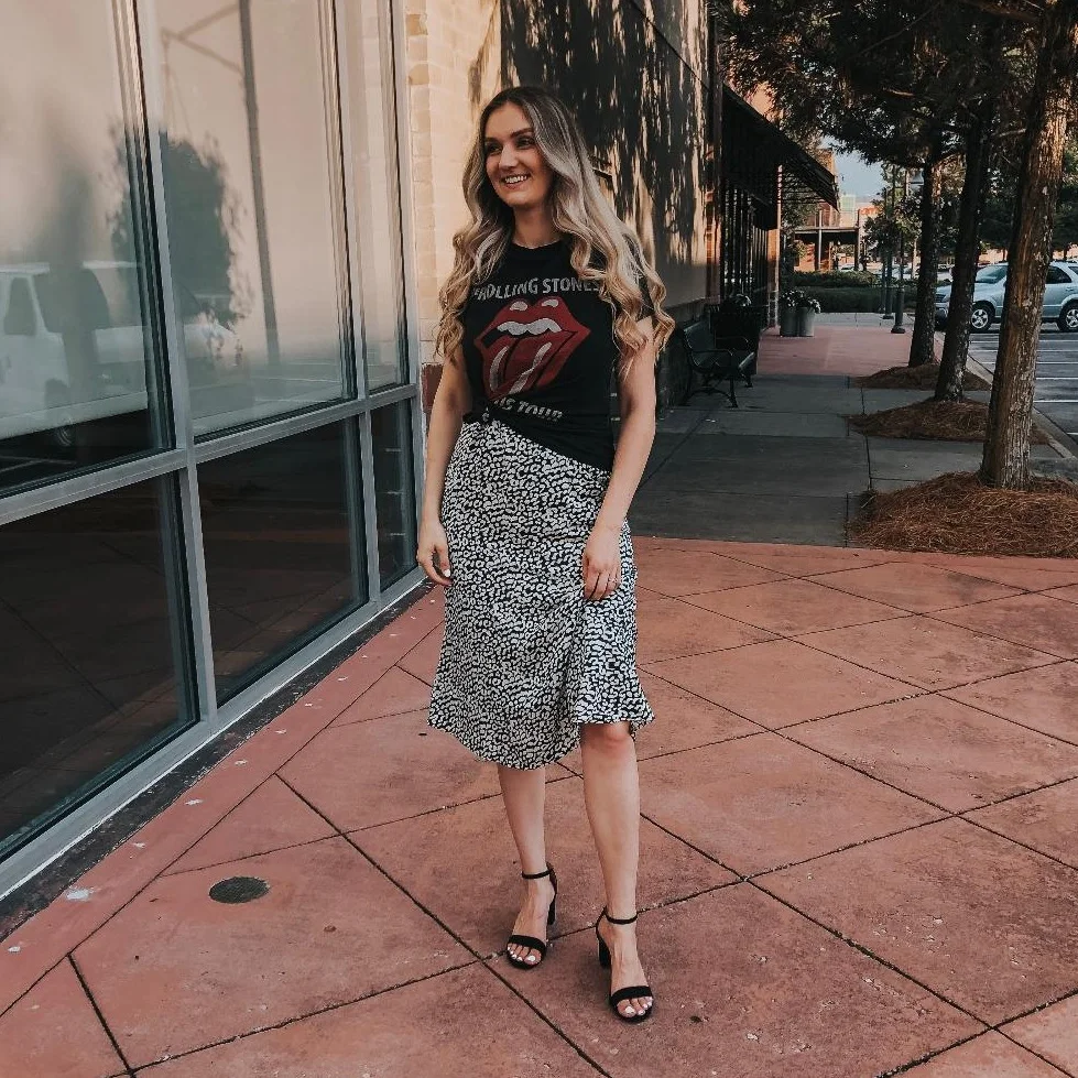 Dress - TTS, but note that is has no stretch. Size up if between. Graphic Tee - Runs slightly mall (juniors sizing). Sized up to a large so i could tie it. Shoes - TTS, or size down .5 if between or if you have narrow feet.