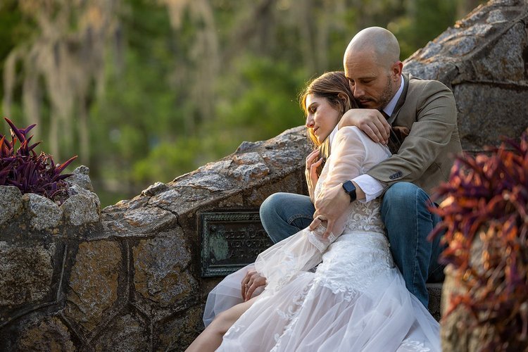 wedding+portrait+of+couple+embracing+each+other+on+the+Langles+Bridge+in+City+Park+New+Orleans+wedding+dress.jpg