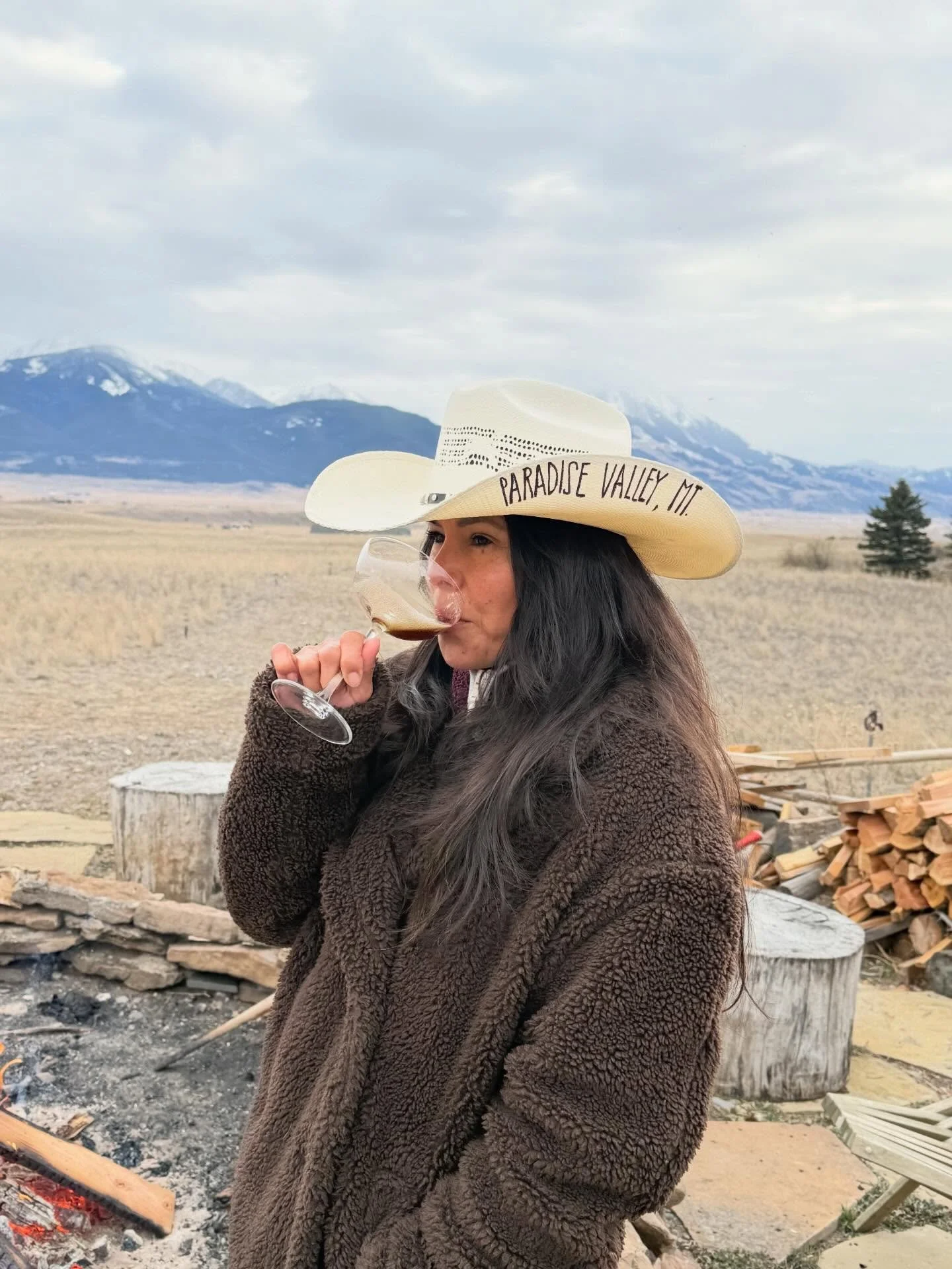 Paradise Valley Sundays ⛰️
Friends, food, unforgettable views.

#elcoyote #montanalife #eventswithaview