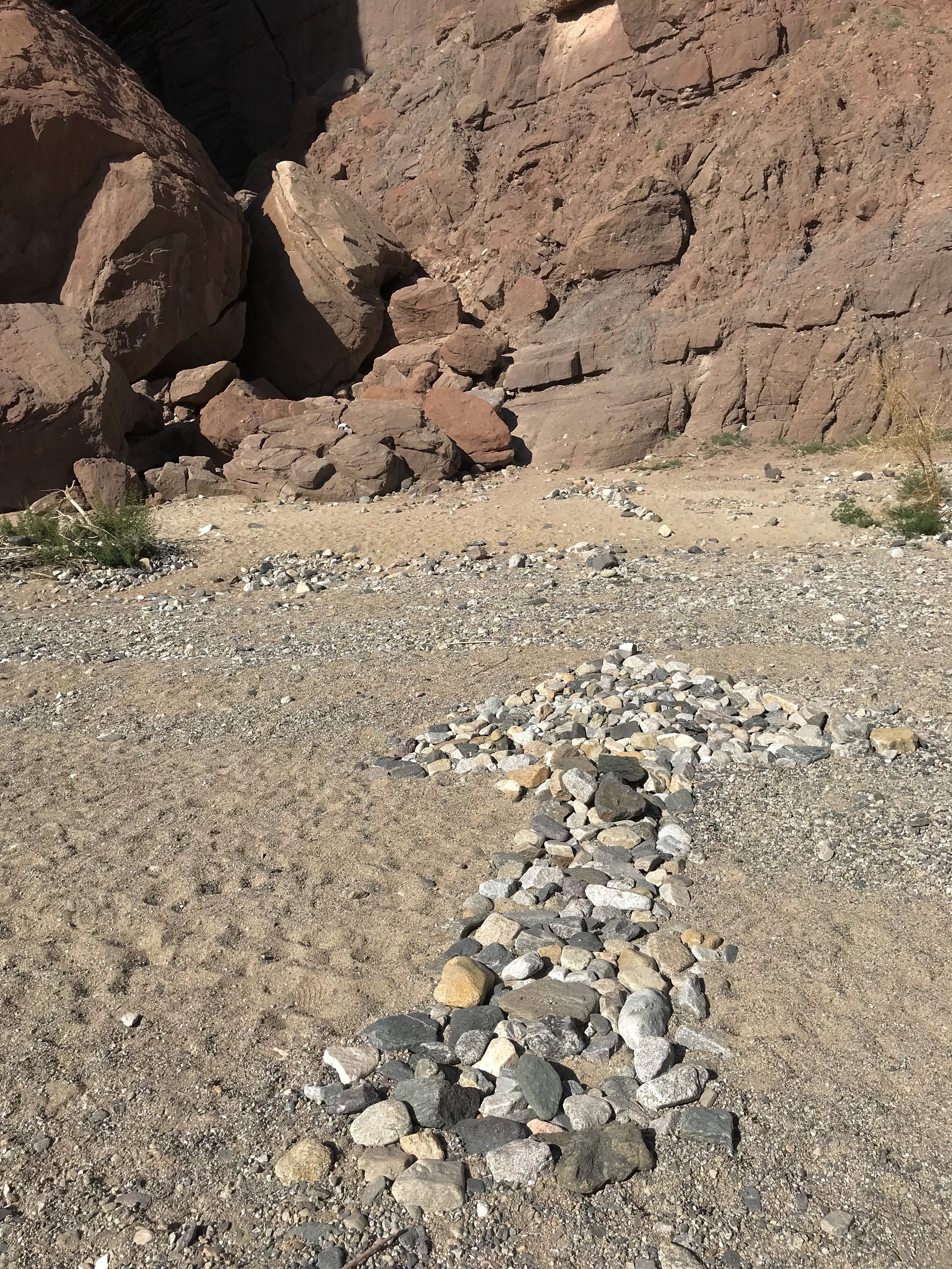  Look for this first arrow to point you towards the start of Ladder Canyon trail. Otherwise you’ll pass by the obscured starting point and head into Painted Canyon. Arrows like these show up throughout the entire loop to guide you in the right direct