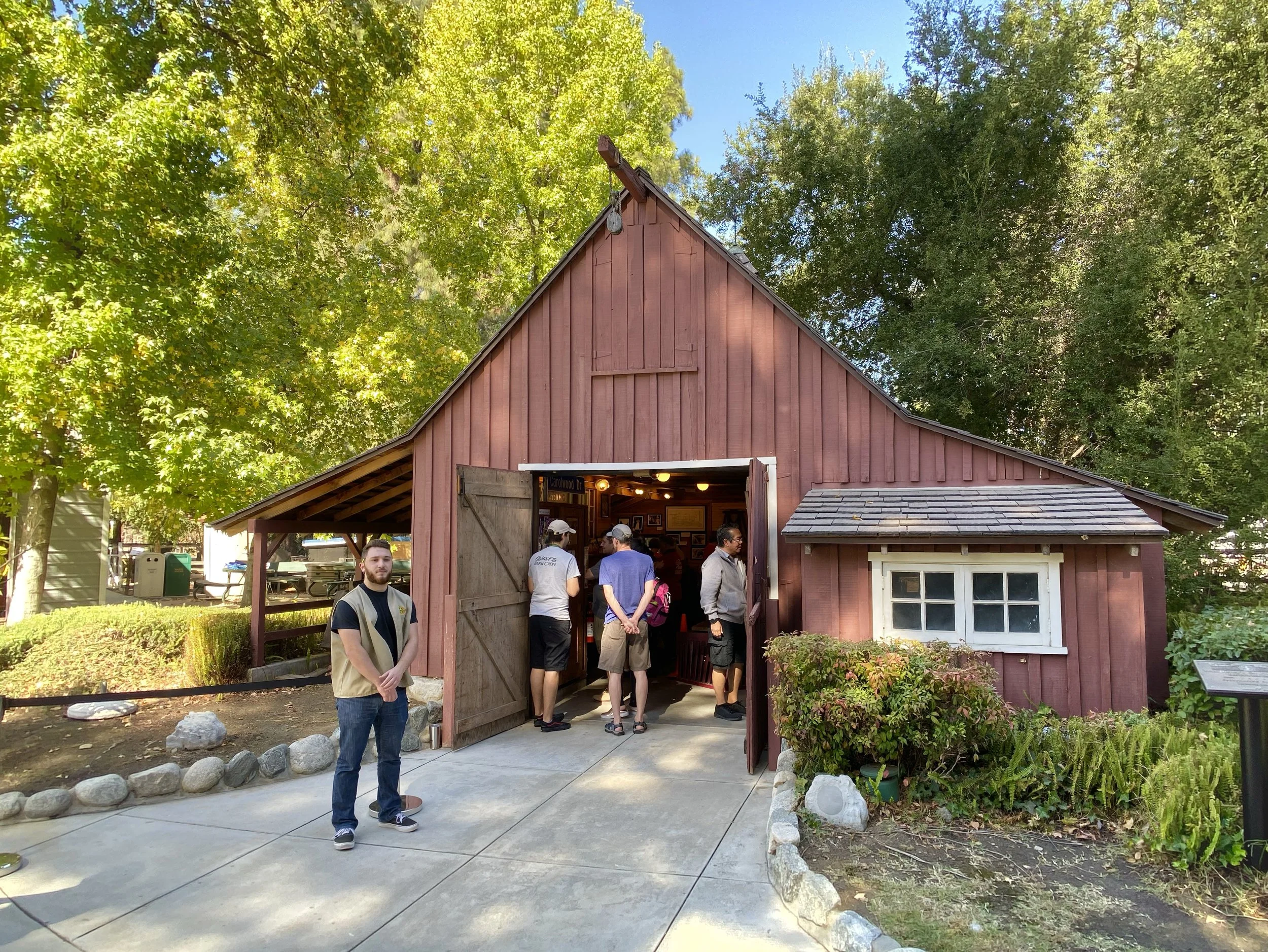 Walt's Barn - The Carolwood Society 
