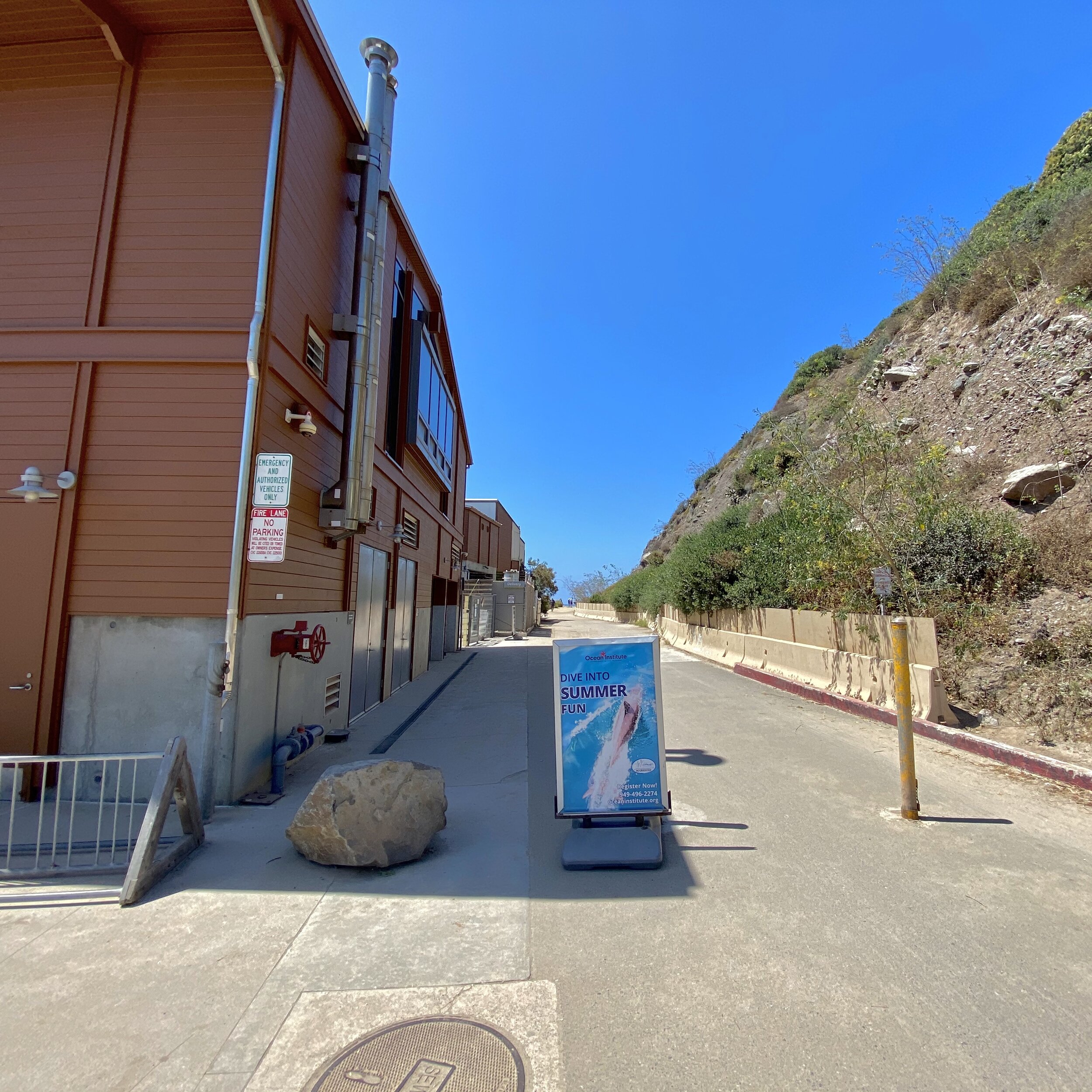 PATH TO BEACH ACCESS TO THE RIGHT OF BUILDING