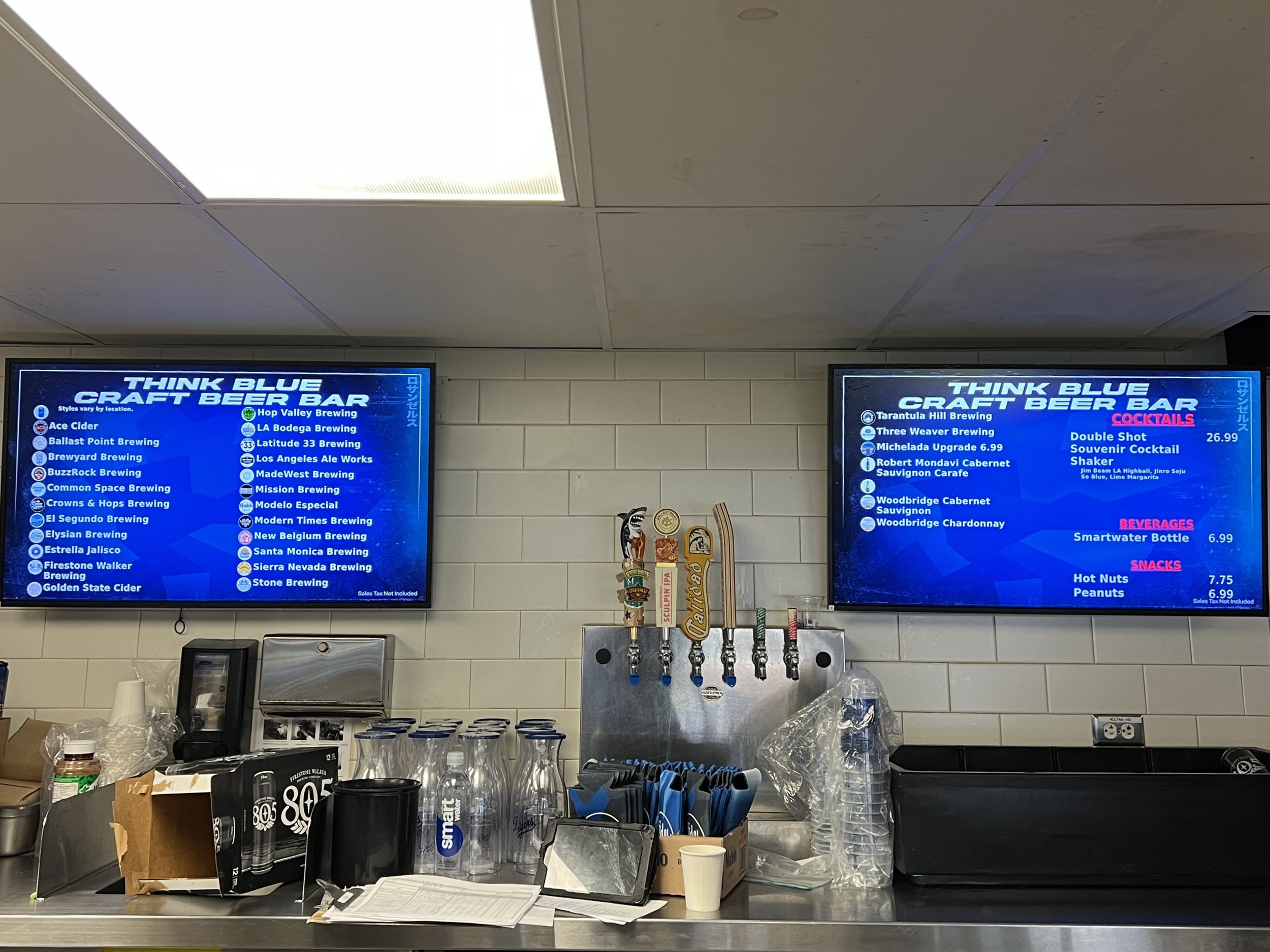 Dodger Stadium Serves Frozen Beer Foam - Keeps Drink Cold For 30 Minutes