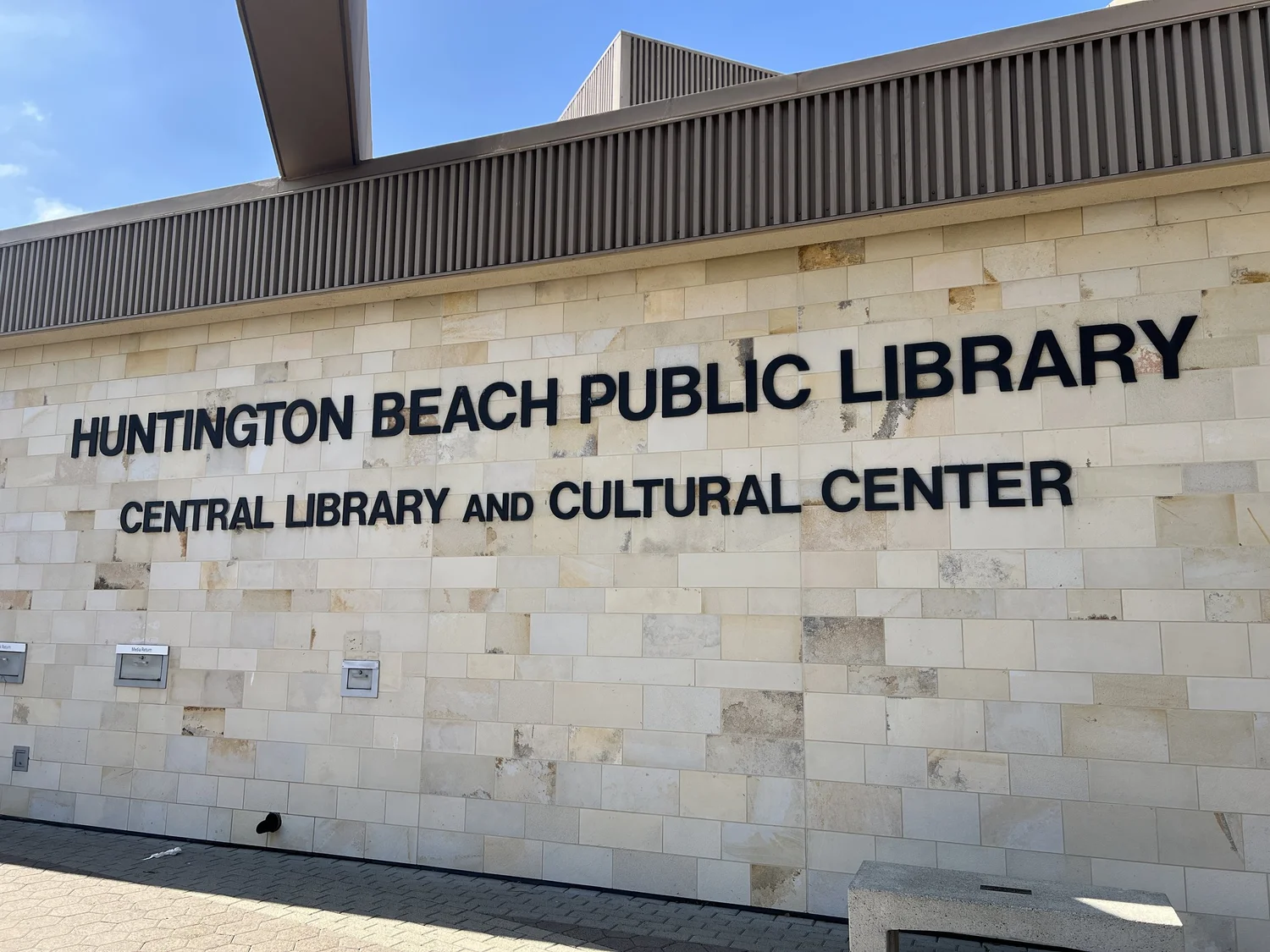 Huntington Beach Central Library — California By Choice