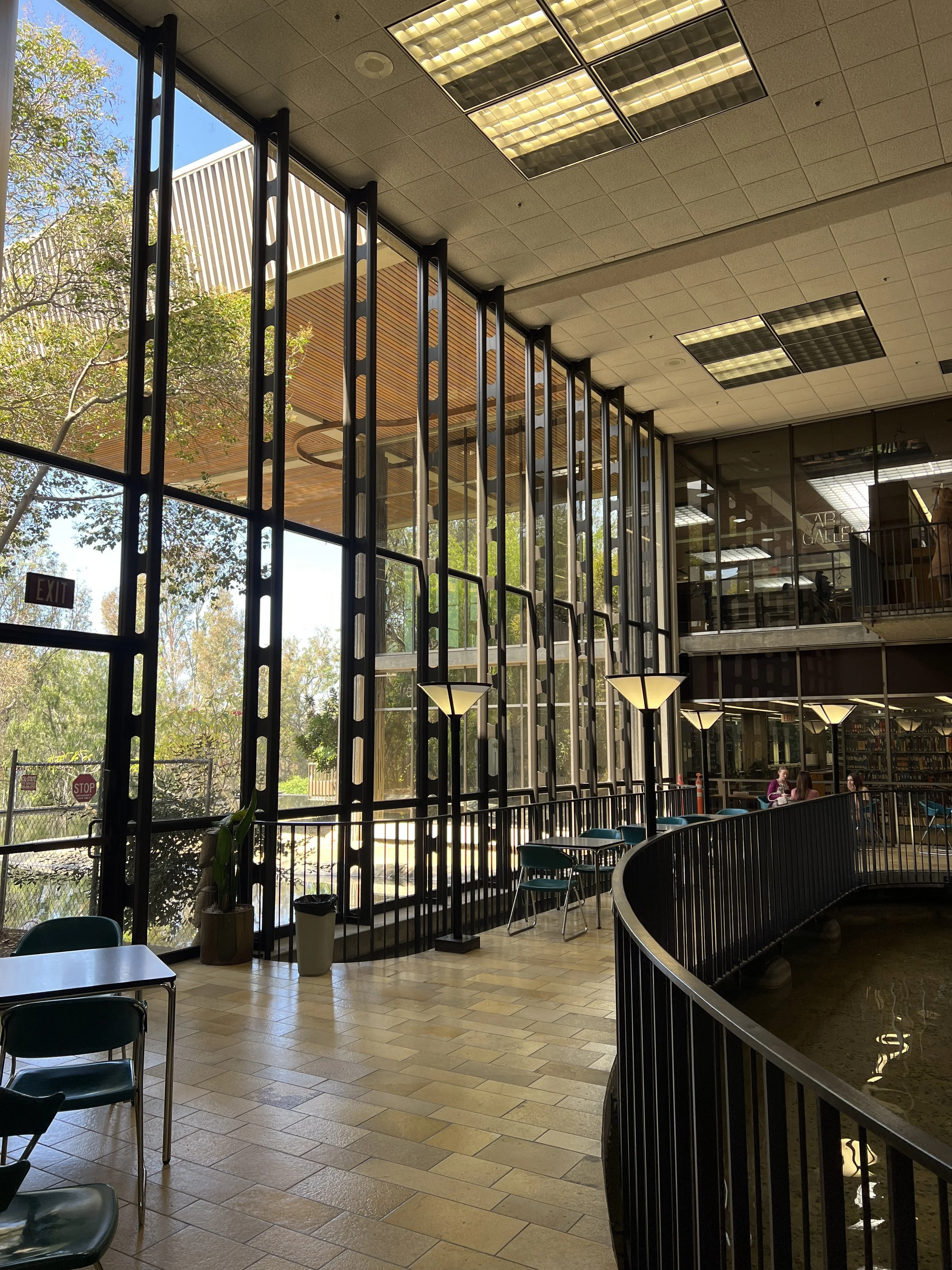 Huntington Beach Central Library — California By Choice