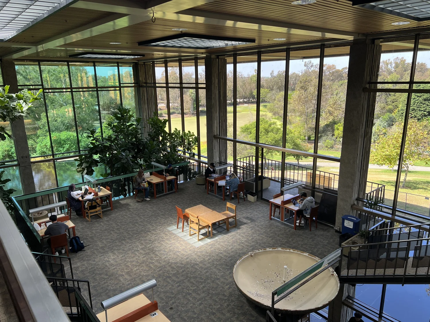 Huntington Beach Central Library — California By Choice