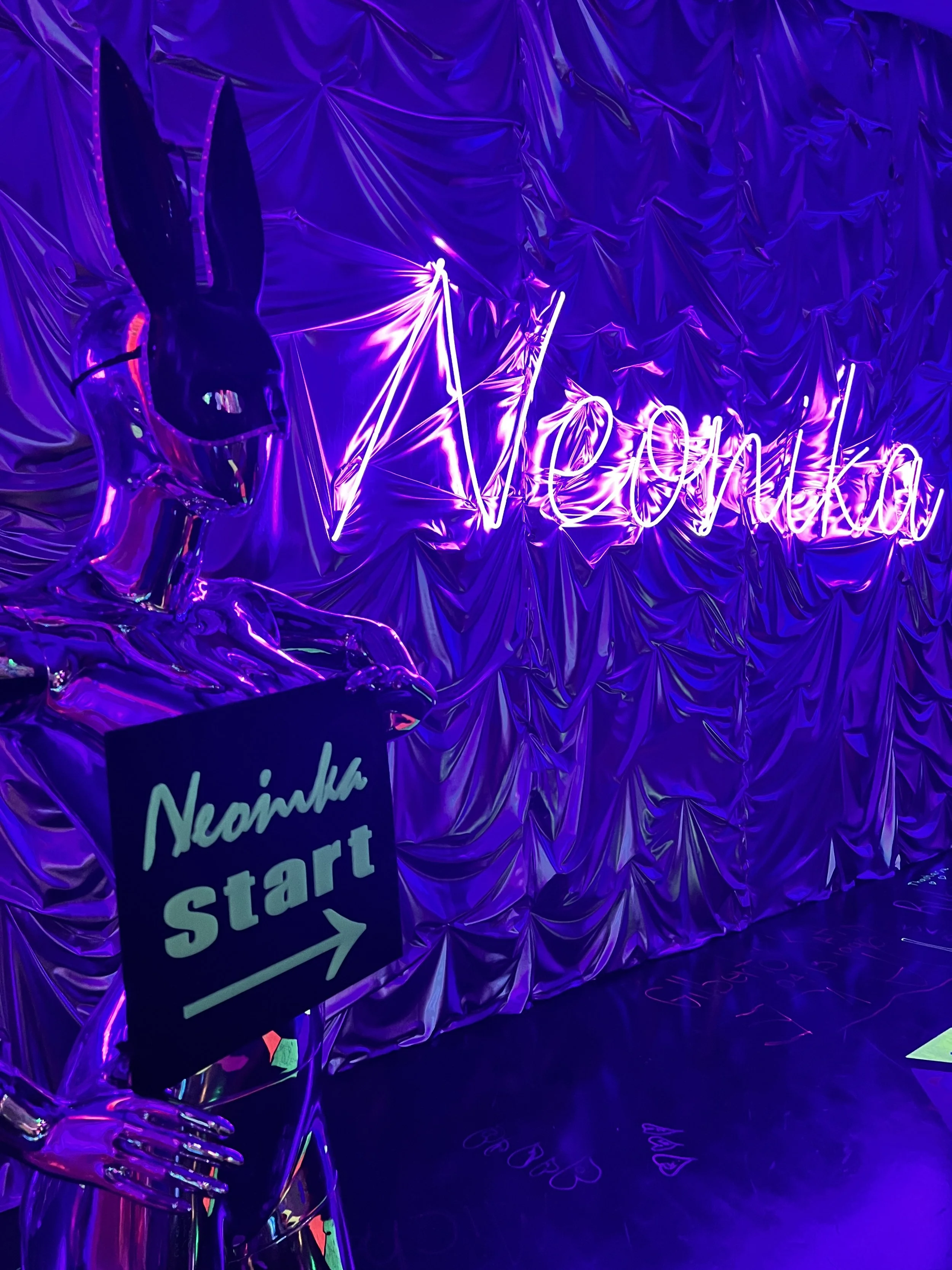Neonika