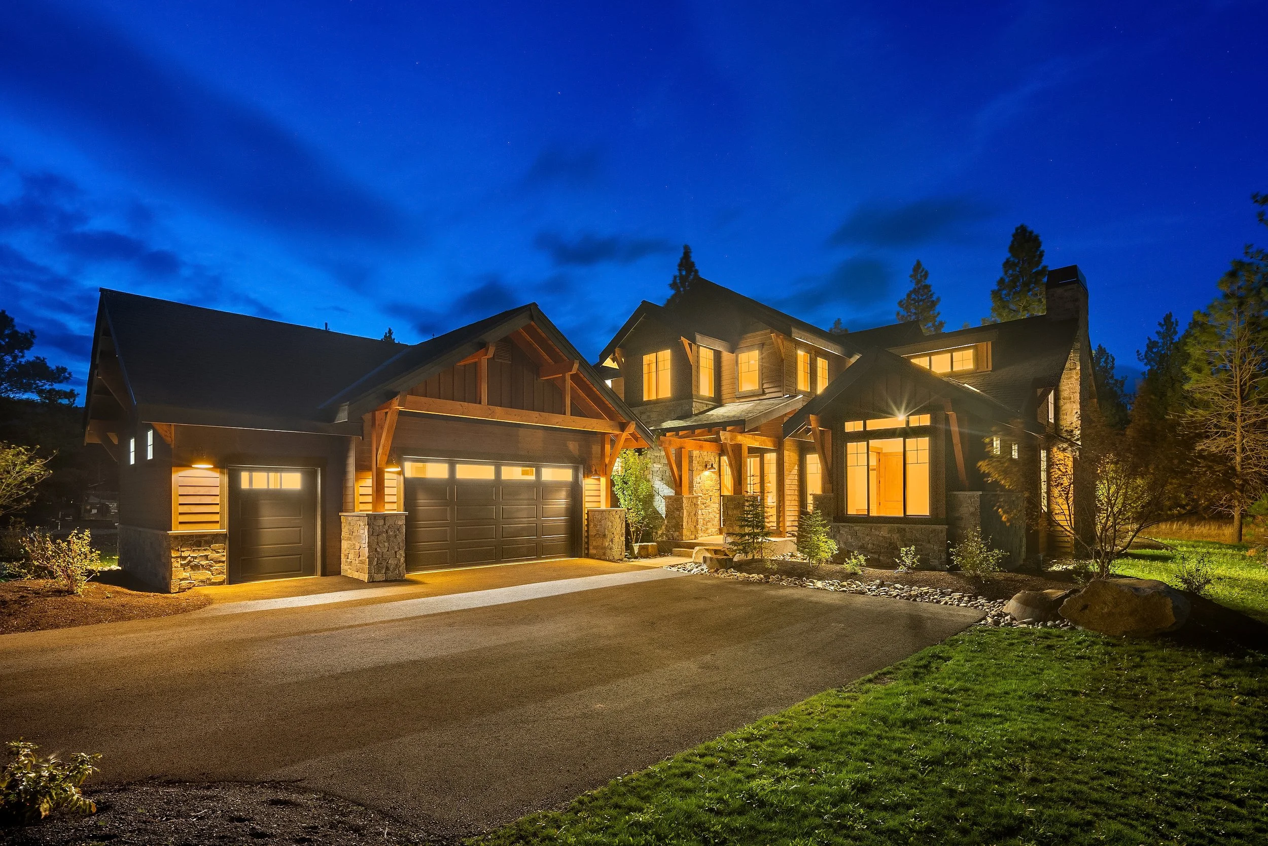 421 Southern Star Ln