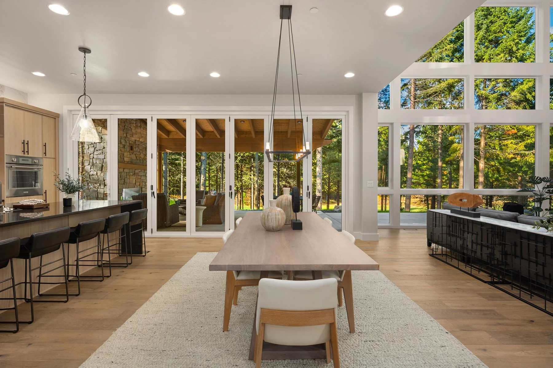 1130 Ruby King Loop - Reshoot