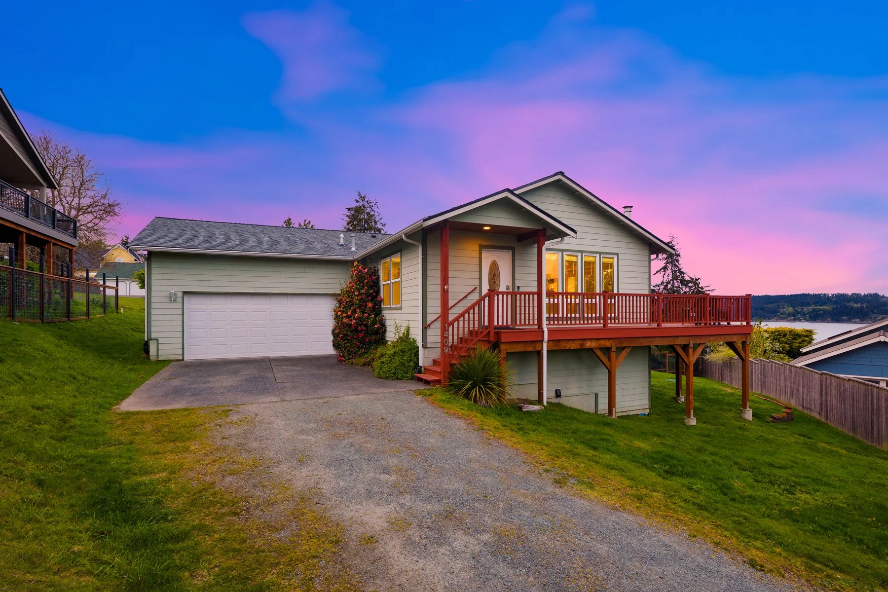 1409 E Commodore Pl