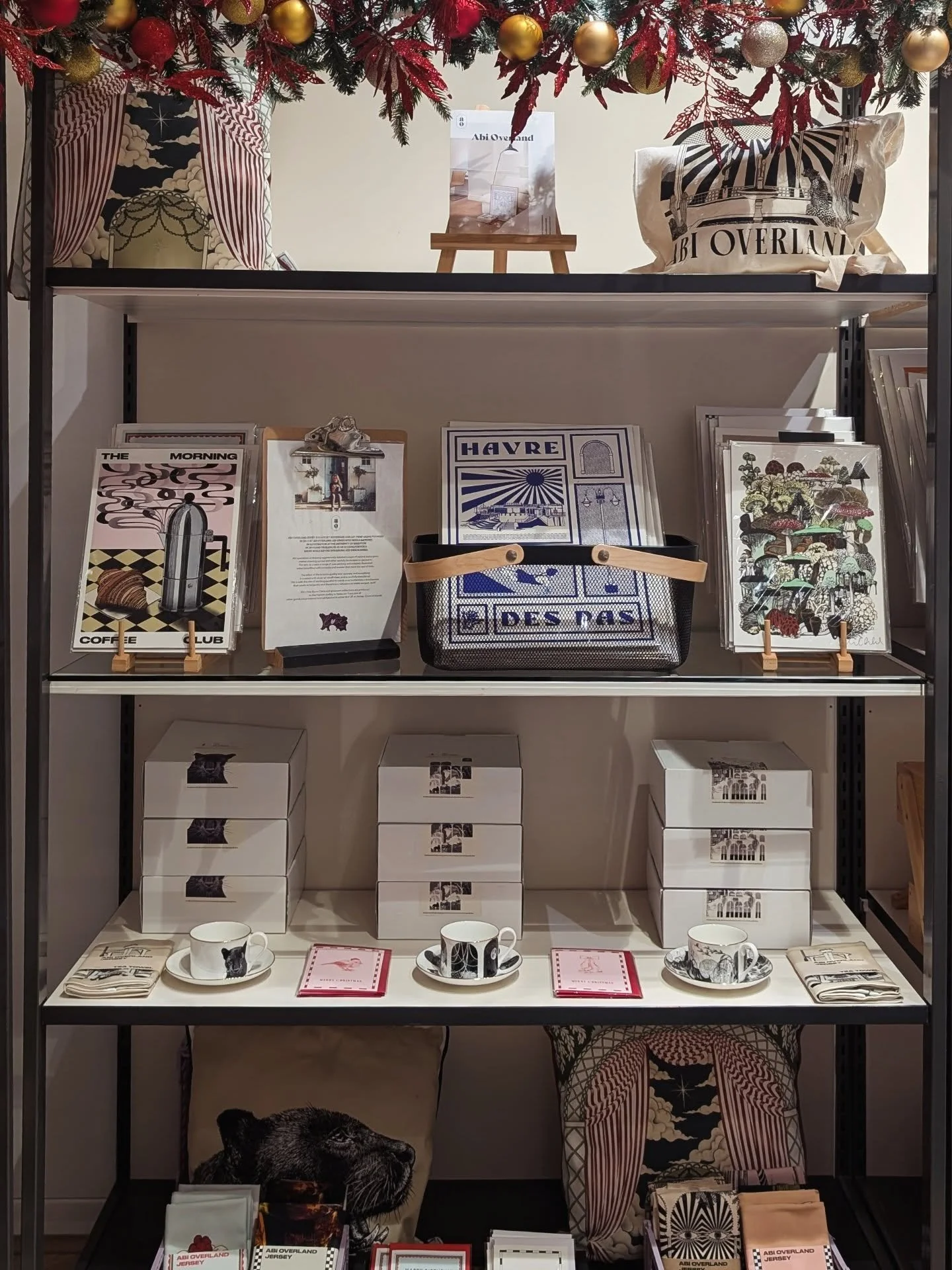 Now that I'm closed for Christmas, you can still find some last minute gifts from @degruchy1810 in the stationary section