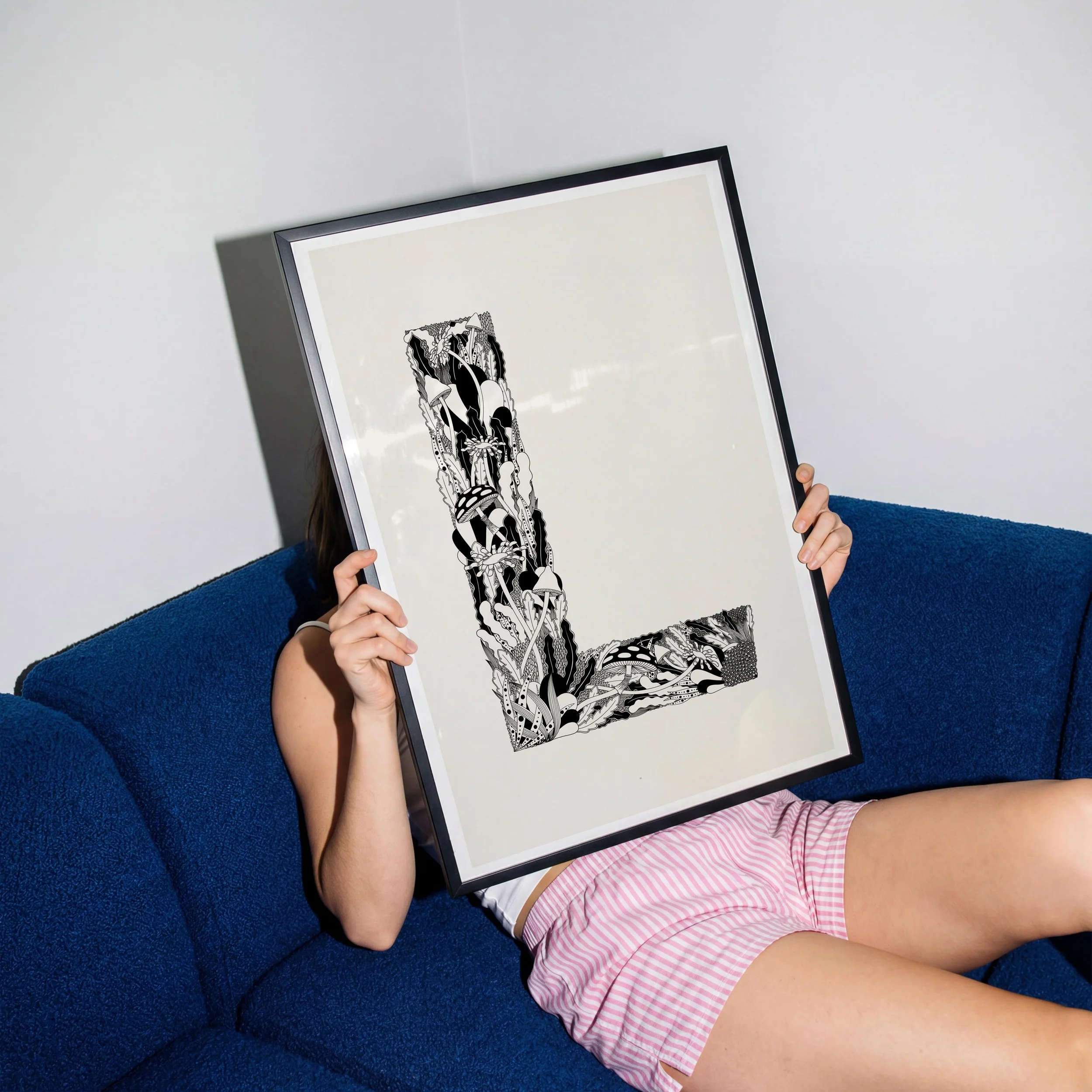 L bwmockup no367 copy.jpg