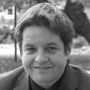 Steve-Bynghall-Photo_small.jpg