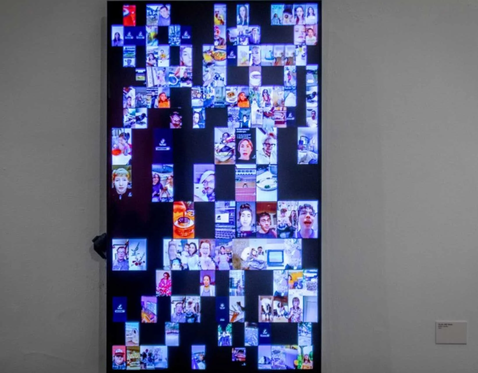 CENTENNIALS // AL DORMITORIO