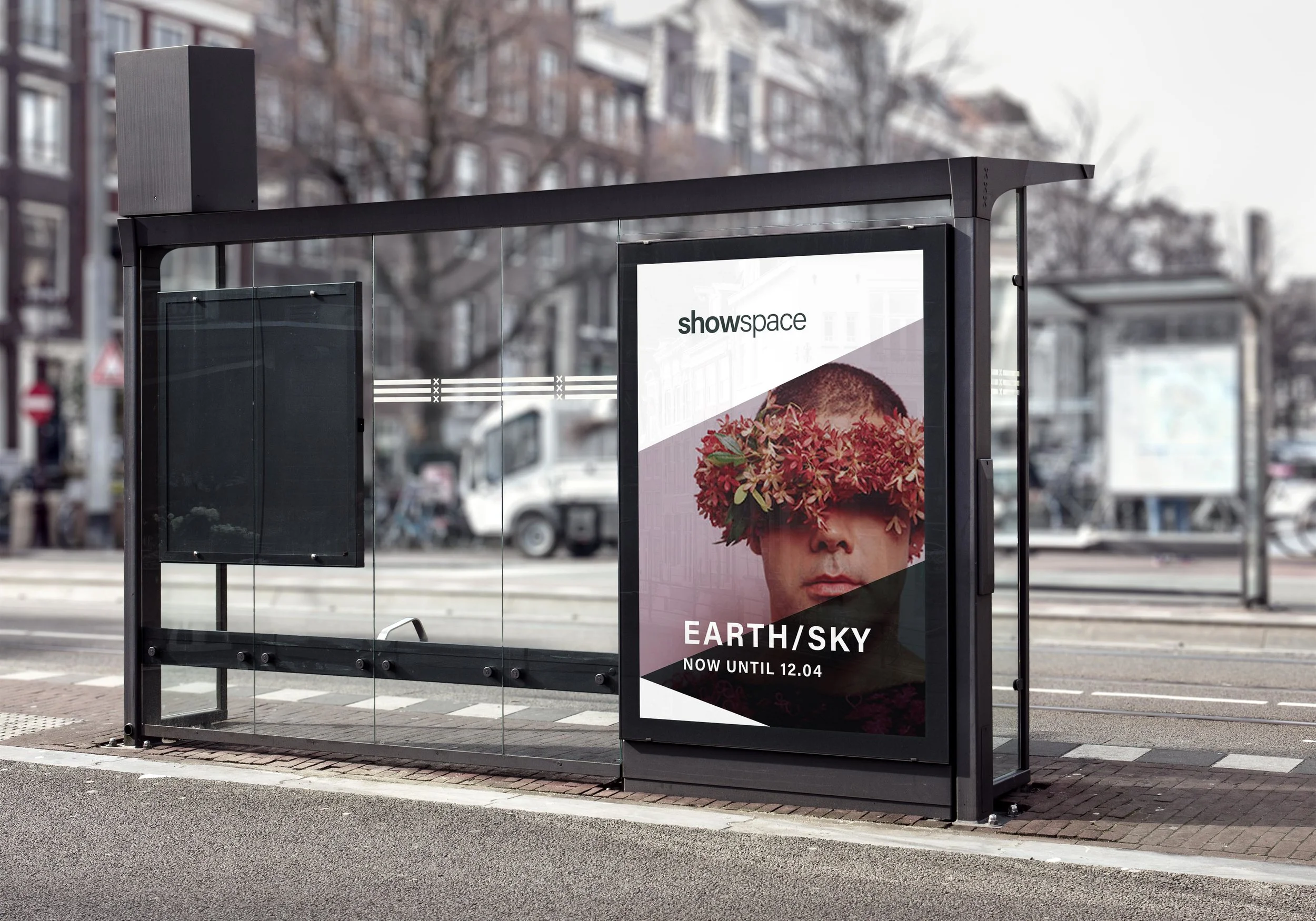 [showspace] Bus Stop.jpg