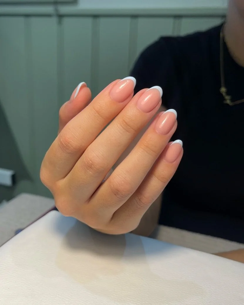 my fave tips, double denim 🩵

@the_gelbottle_inc 

#thegelbottleuk #thegelbottle #thegelbottleinc #tgb #tgbbiab #biab #tgbdoubledenim #biab19 #nailtech #nails #surrey #salon #manicure #nailitmedia