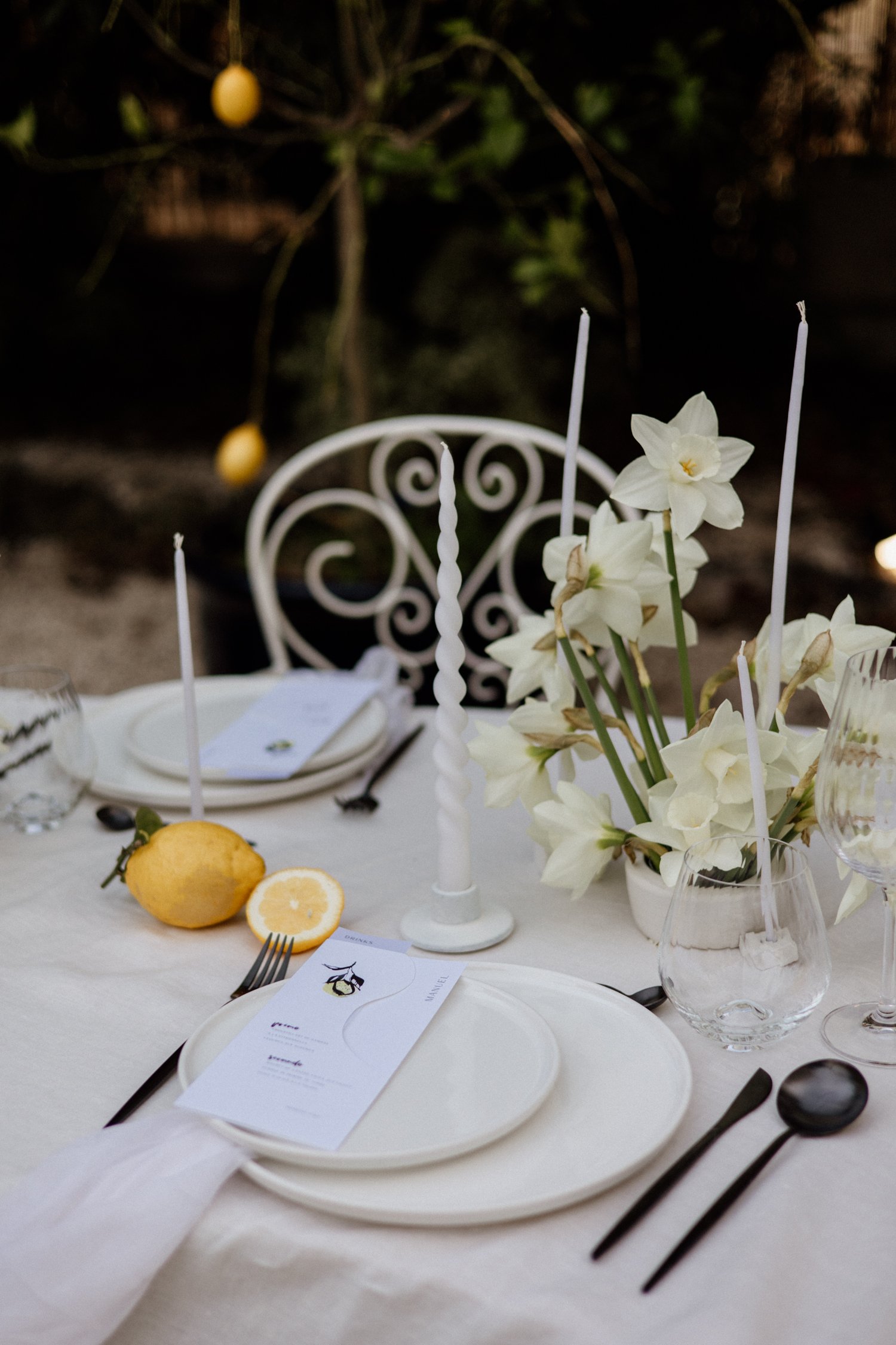 set up diner mariage moderne blanc