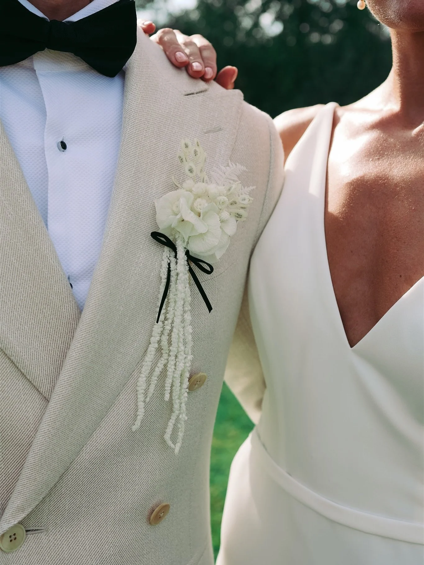 A year ago &hellip; 

When boutonniere doesn&rsquo;t have to be boring 🌱

Wedding team : 
Planner @ivory.romance 
Photo @ayataweddings 
Deco @piecesuniqueslocation 
Floral design @botaniquebazar 
Venue @domaine_de_bres 
Band @sugardaddiesband 
Cater