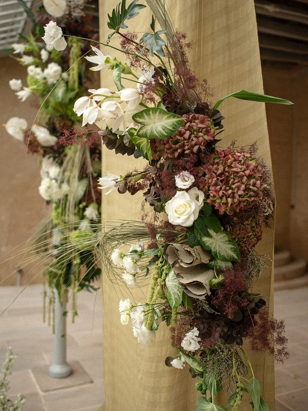A moment for this organic flower install&hellip; 

Team : 
Venue @domainelemezo 
Wedding photographer @kuenzli.photography 
Wedding film maker @warren_lecart
Wedding Planner, Artistic Direction @jasminandpeonies 
Wedding Designer @jasminandpeonies &t