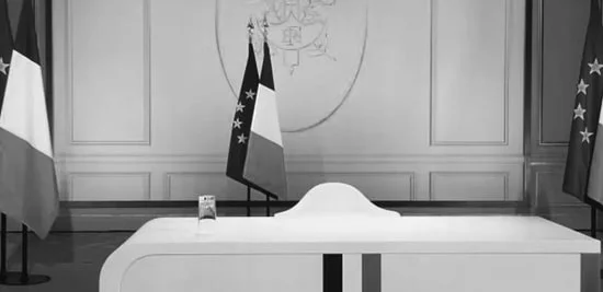 Macron-min.jpg