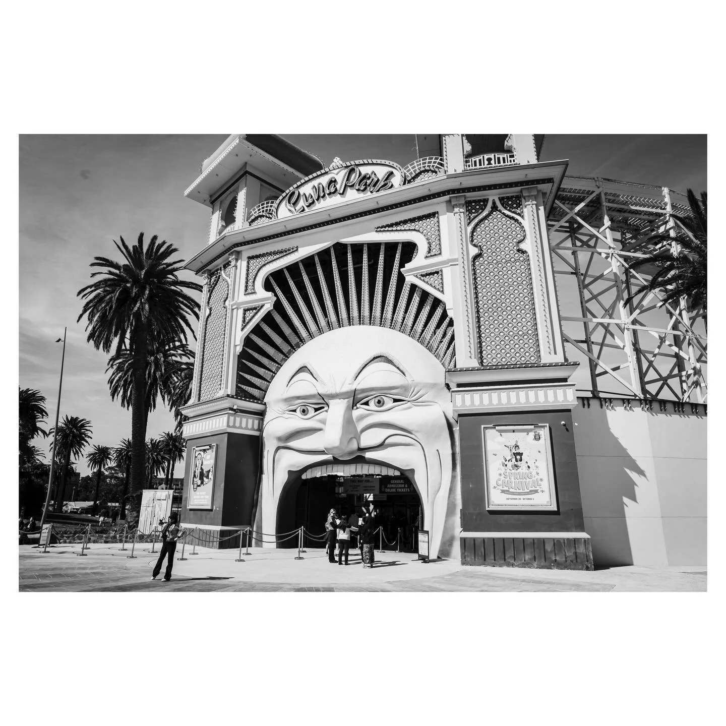 Melbourne in black and white.

#blackandwhitephotography #streetphotography #streetphoto_bw 

#melbourne #stkilda 

#nikon #nikonaustralia #nikoncreators