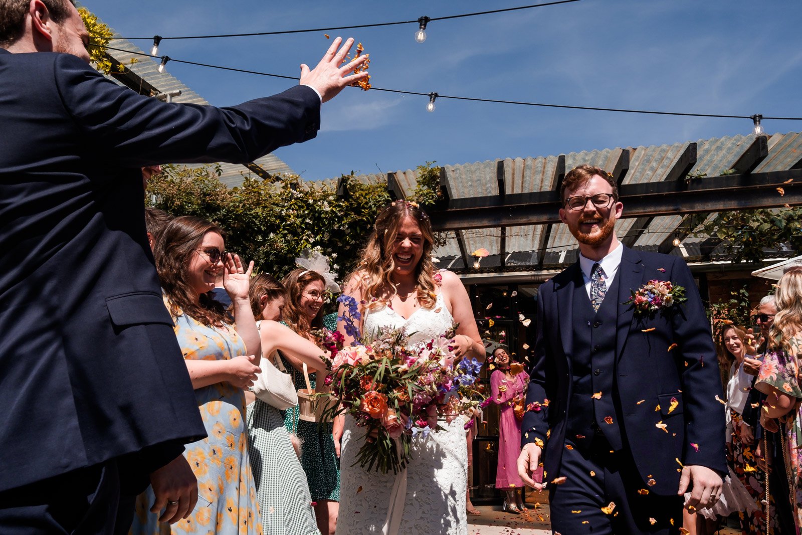 Kitti &amp; James' Wedding - Photo by Emis Weddings