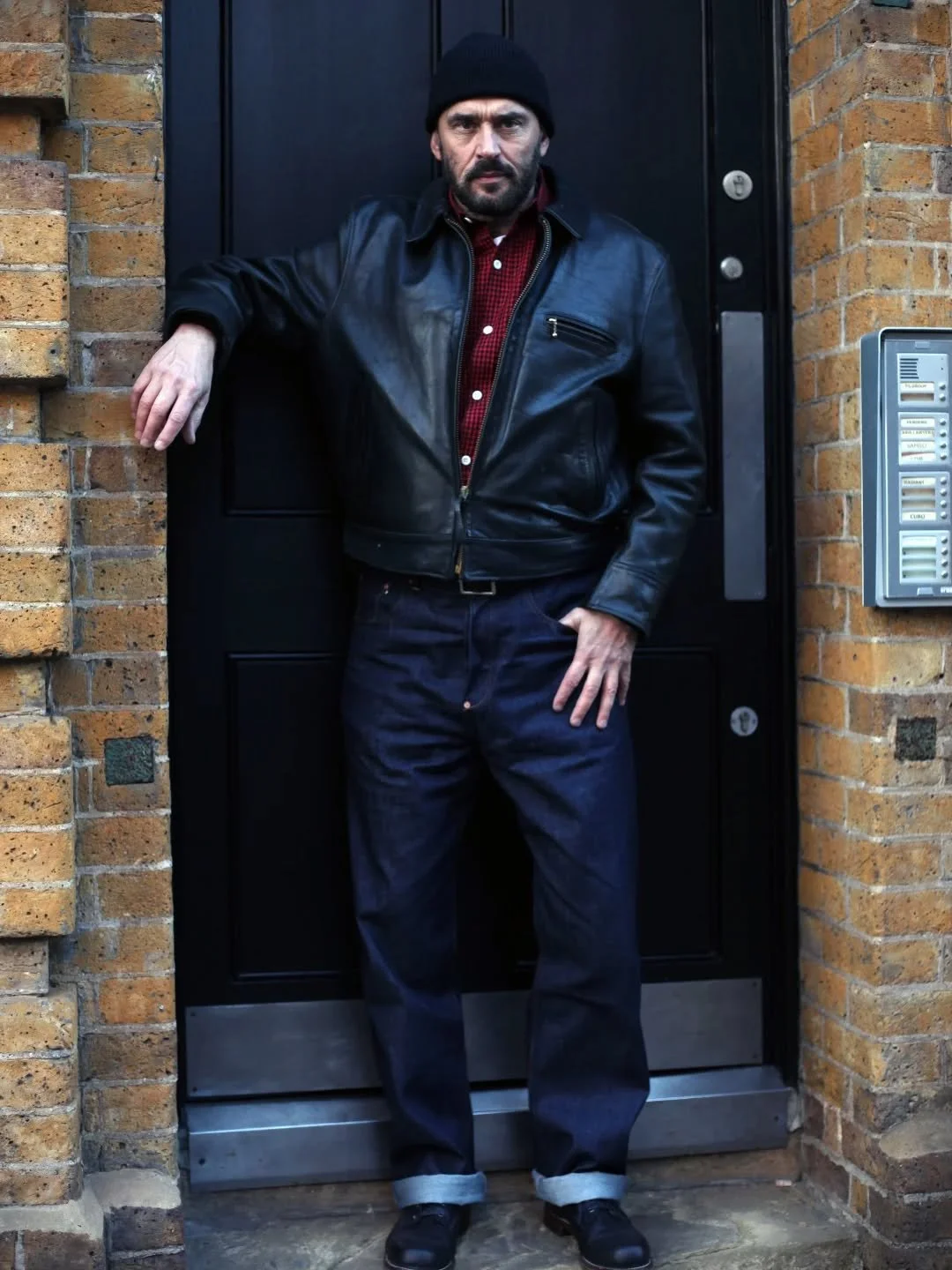 Showing off a fresh pair of ED-2 Straight Fit jeans, we can't wait to see how our friend @hoxtoncycles ages his pair 👖🇬🇧

#unitedoverallsco #ed2 #britishdenim #denim #rawdenim #denimstyle #selvedge #heritage #heritagestyle #workwear #ruggedclothin