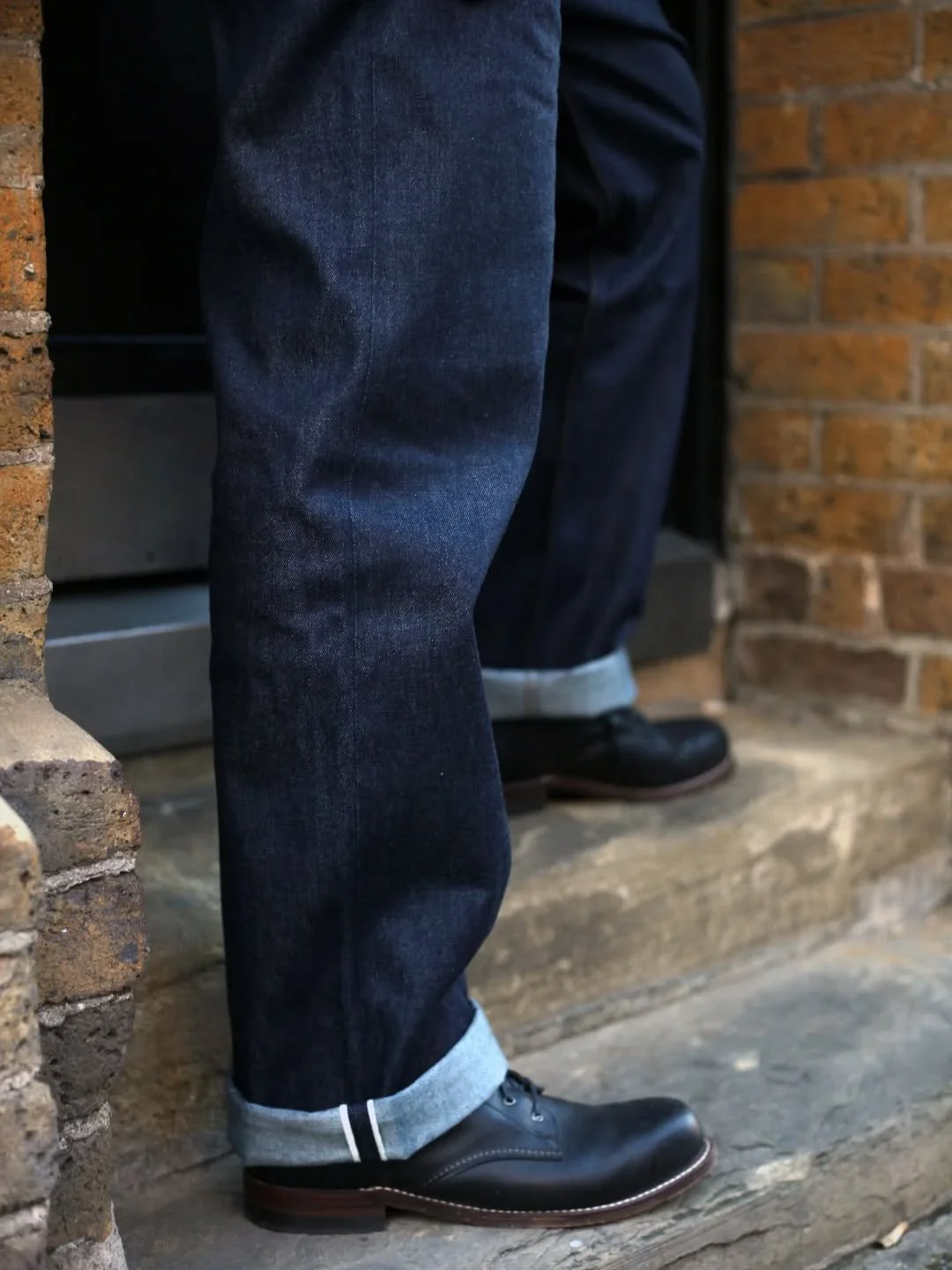 A roomy, straight cut with a high rise, our ED-2 jeans offer comfort and a mid weight denim that softens and drapes well after some wear. Whether cuffed like @hoxtoncycles here or hemmed to the correct length they will give a classic and timeless loo