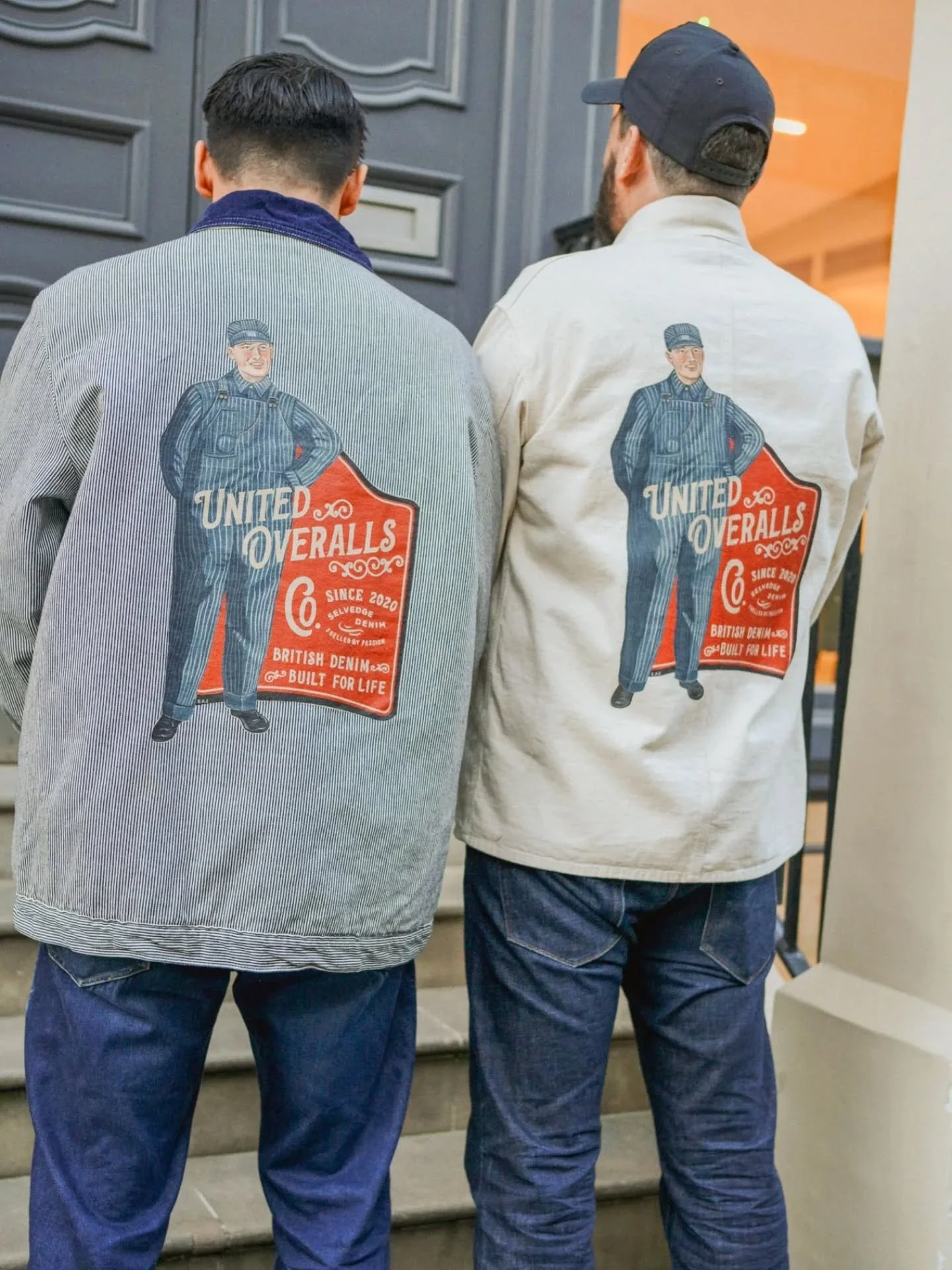 Twinning the new hand painted design from our good friend @stanford_vintage, love the difference in indigo tone between mine and @hoxtoncycles ED-2 jeans 👖 

📸 by @illcutz 

#unitedoverallsco #vintagestyle #workwear #mensstyle #ootd