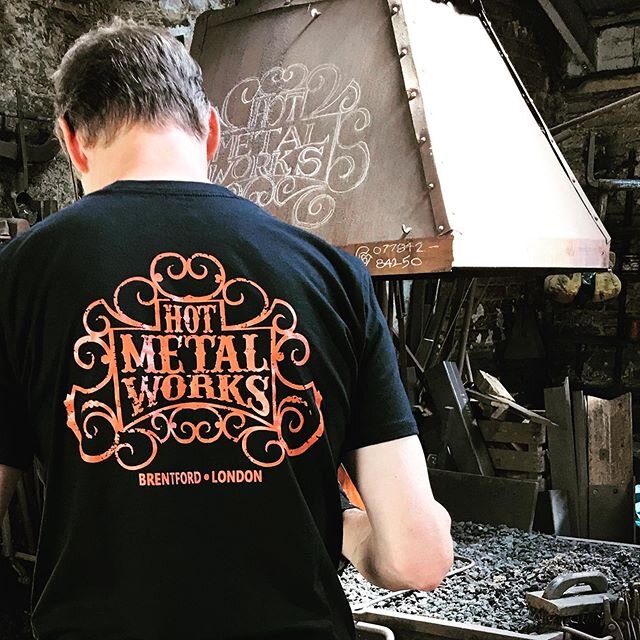 LAST CHANCE. T Shirt Give away, last chance to enter today, pulling a name tomorrow. See first post to like and tag👍👍 #inittowinit #tshirtgiveaway #comp #tshirt #merchandise #workwear #hotmetalworks