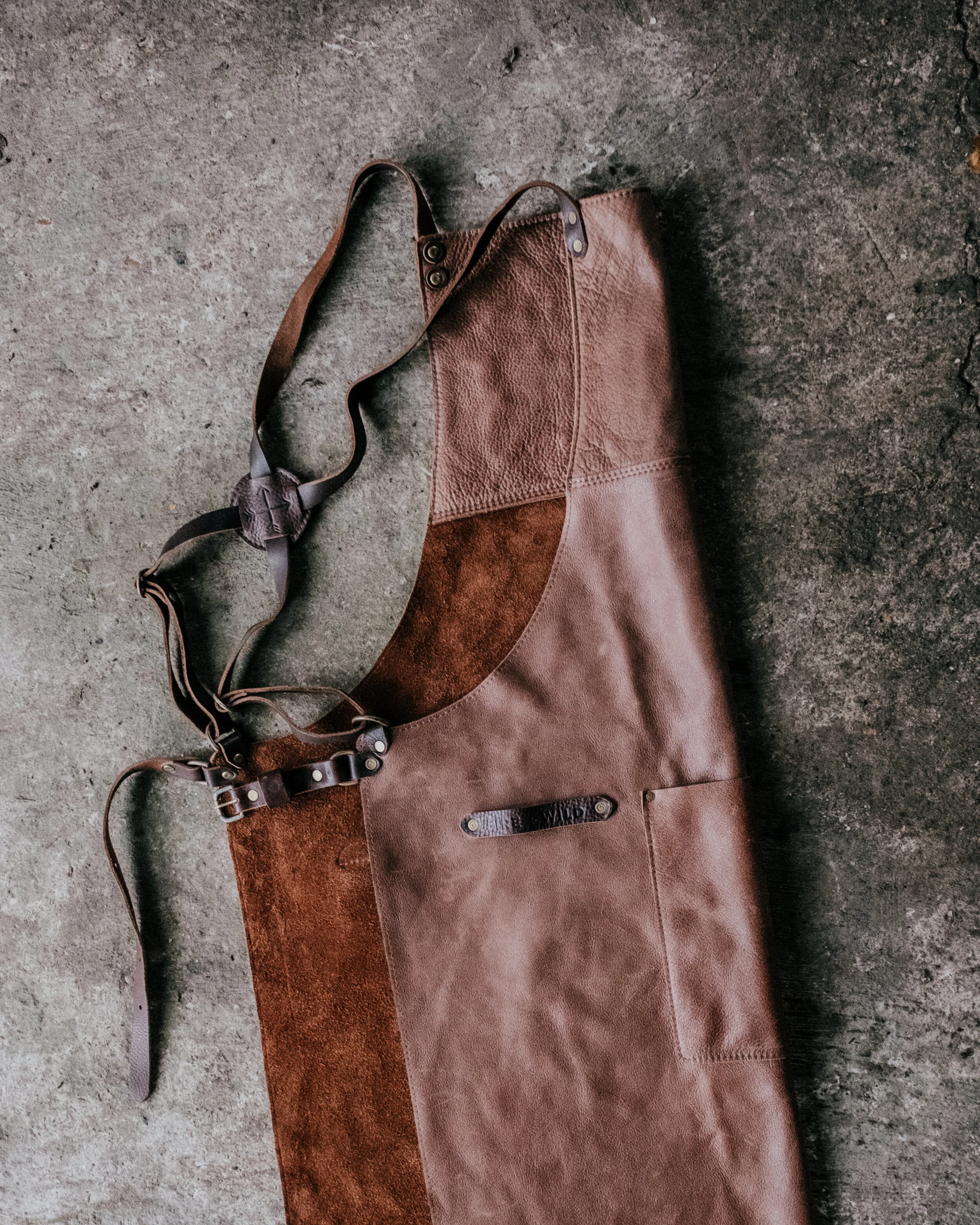 LEATHER APRON