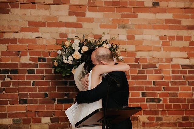 I don&rsquo;t know about you, but hugs are what I&rsquo;ve been missing most! 💗
⠀⠀⠀⠀⠀⠀⠀⠀⠀
Venue @gladstonehotel @gladstone.weddings
Photography @daringwanderer
Florist @ashtoncreative
.
#torontoweddingplanner