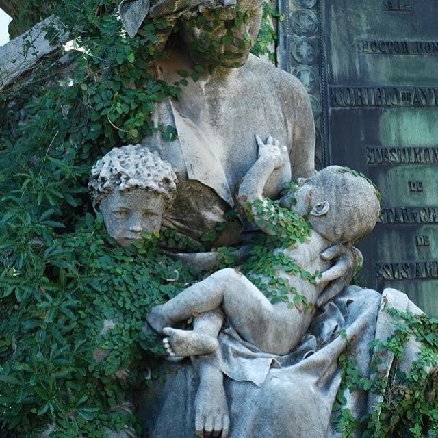 Somewhere, some time ago breastfeeding was considered a beautiful reality of human existence.
.
This beautiful sculpture art piece picture was given to Dr Jack Newman. .
It is found in a public garden. How peaceful. How normal. .
.
#internationalboar