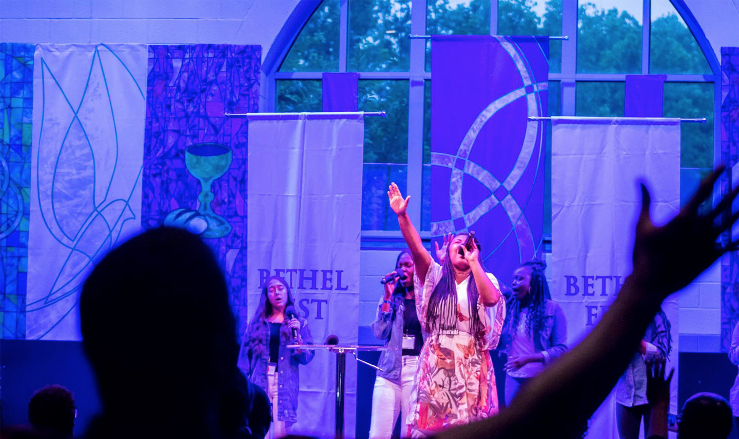 bgf_website_parallex_home_praiseandworship_1.png